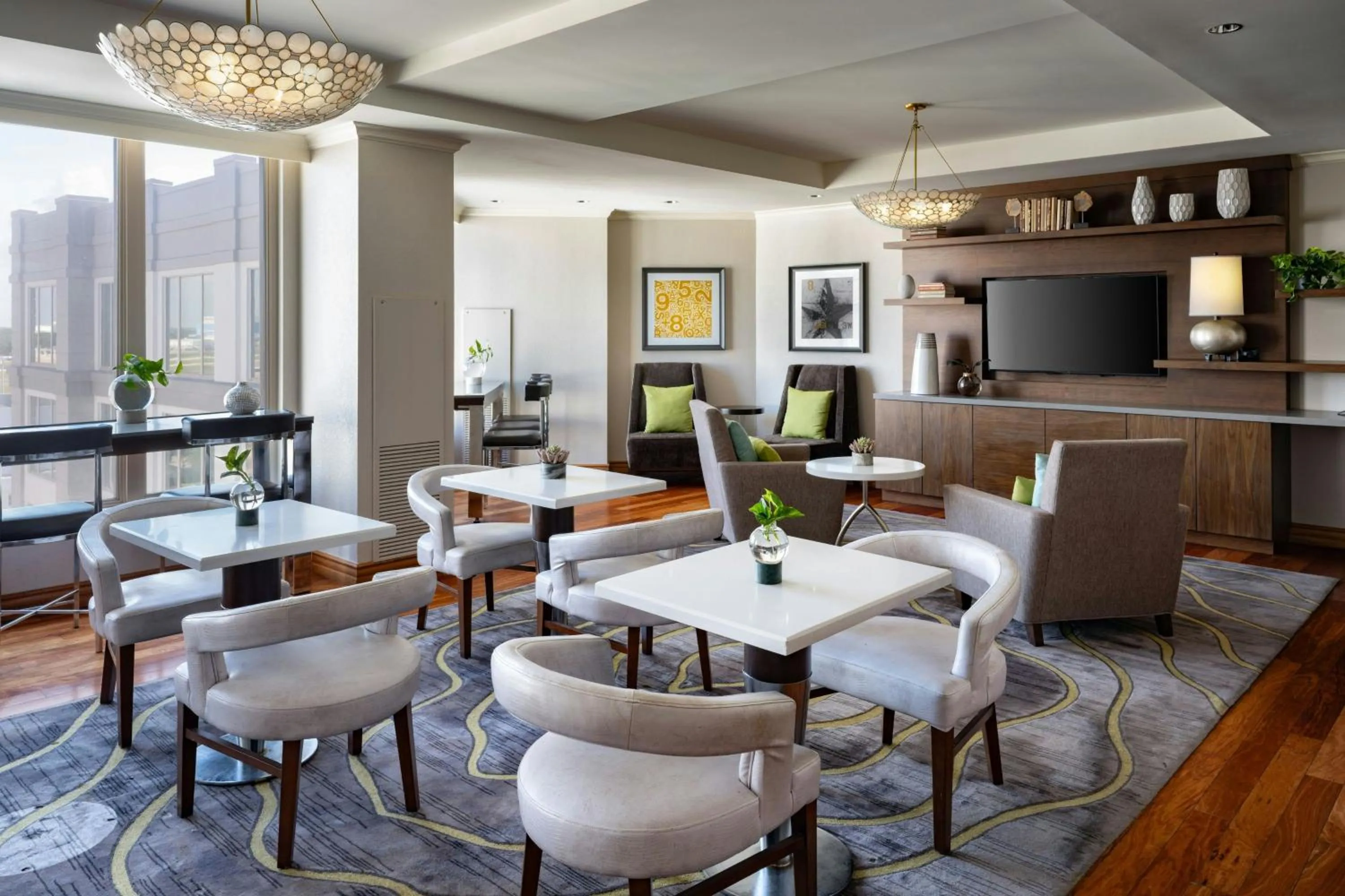 Lounge or bar in Renaissance Tampa International Plaza Hotel