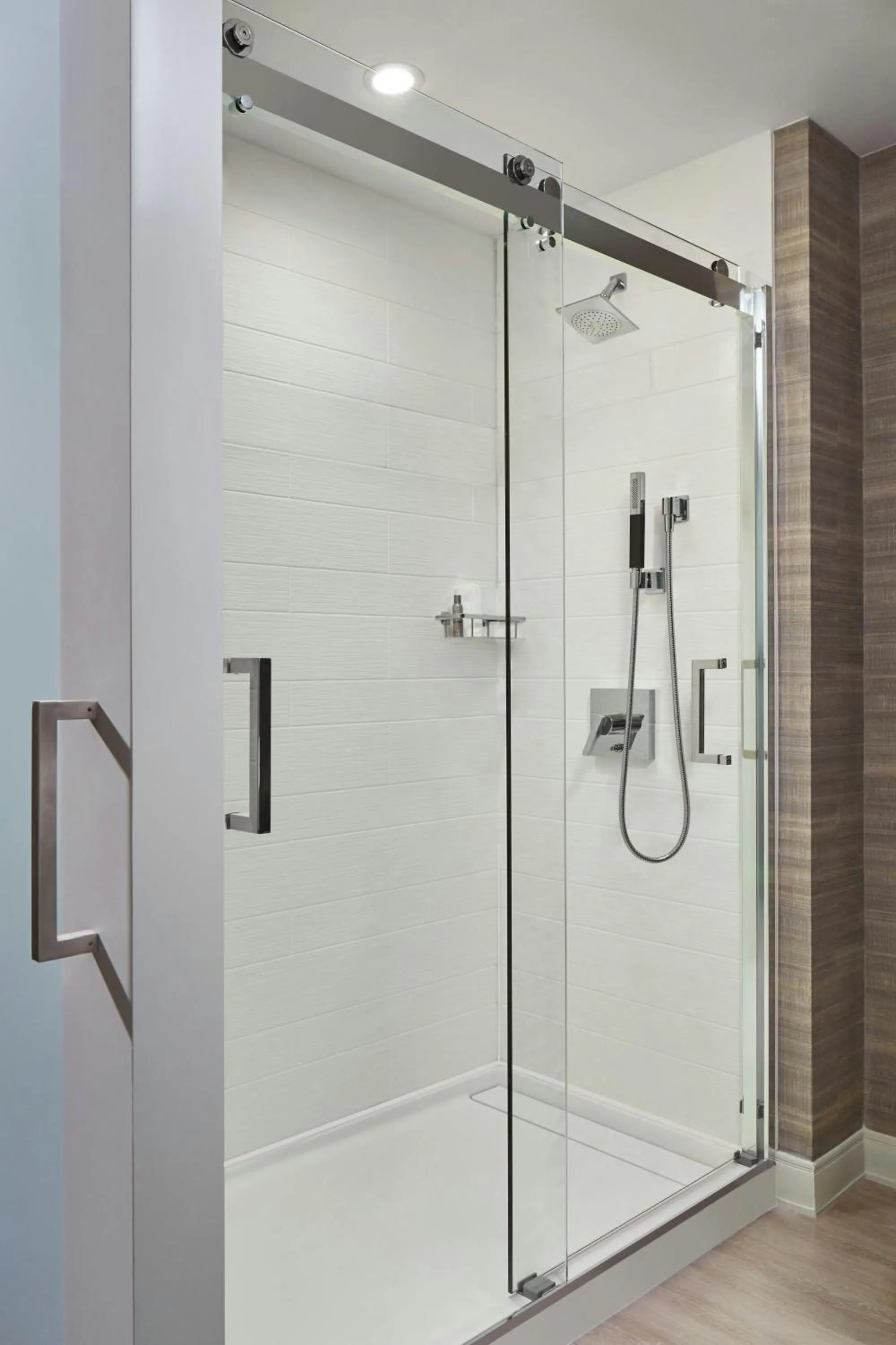 Bathroom in Bethesda North Marriott Hotel & Conference Center