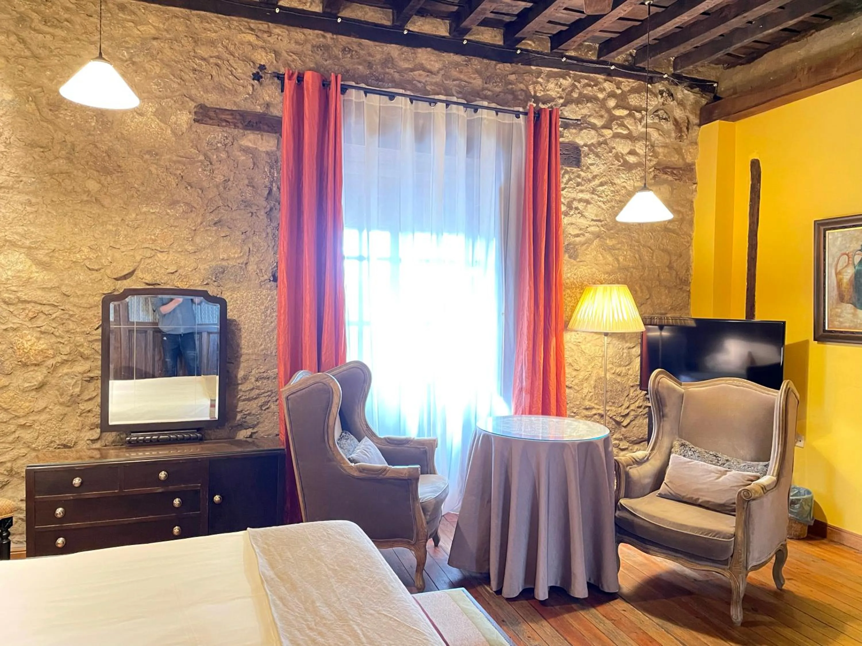 Photo of the whole room, Bed in El Jardín del Convento, Casa Rural