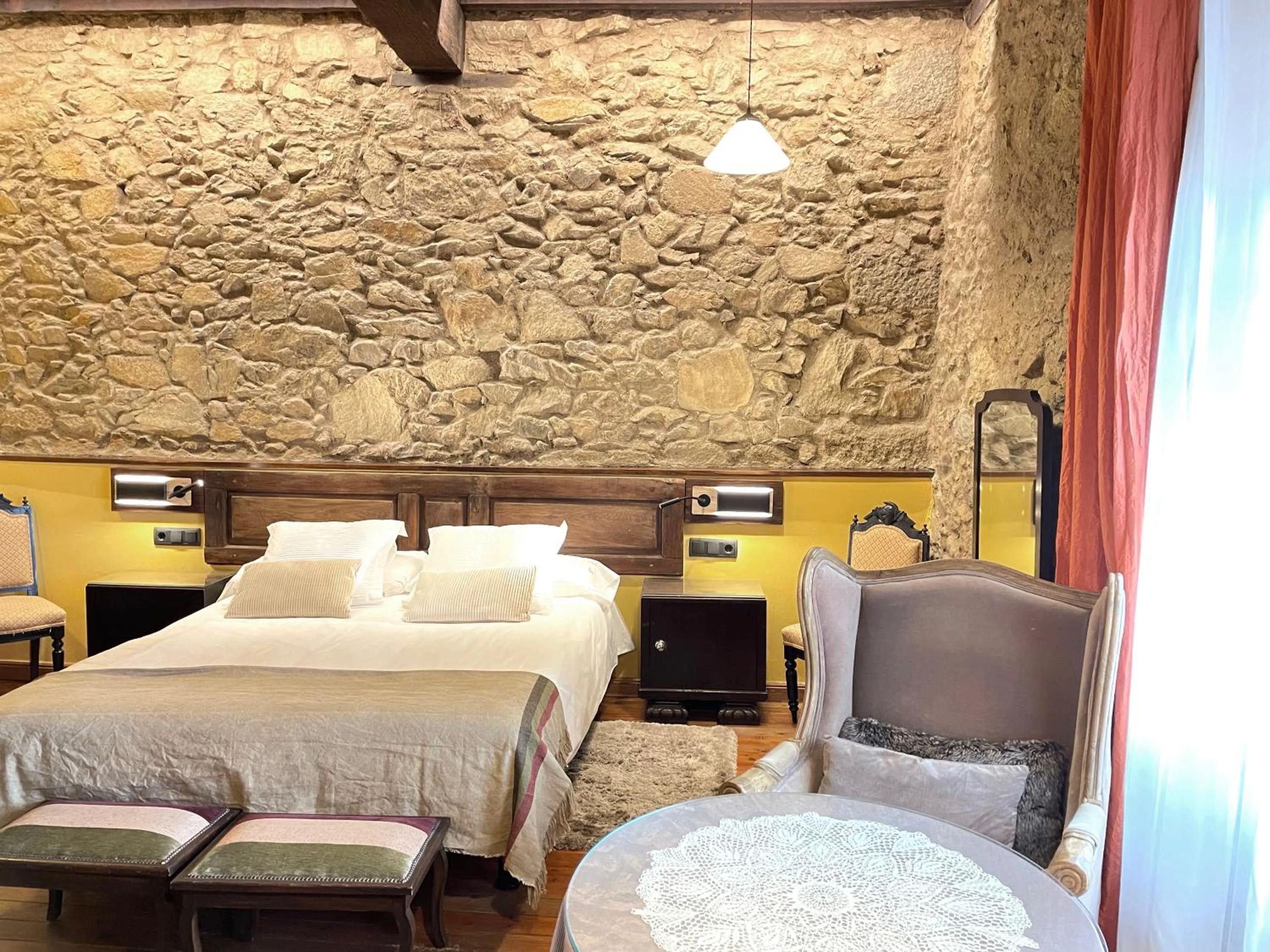 Photo of the whole room, Bed in El Jardín del Convento, Casa Rural