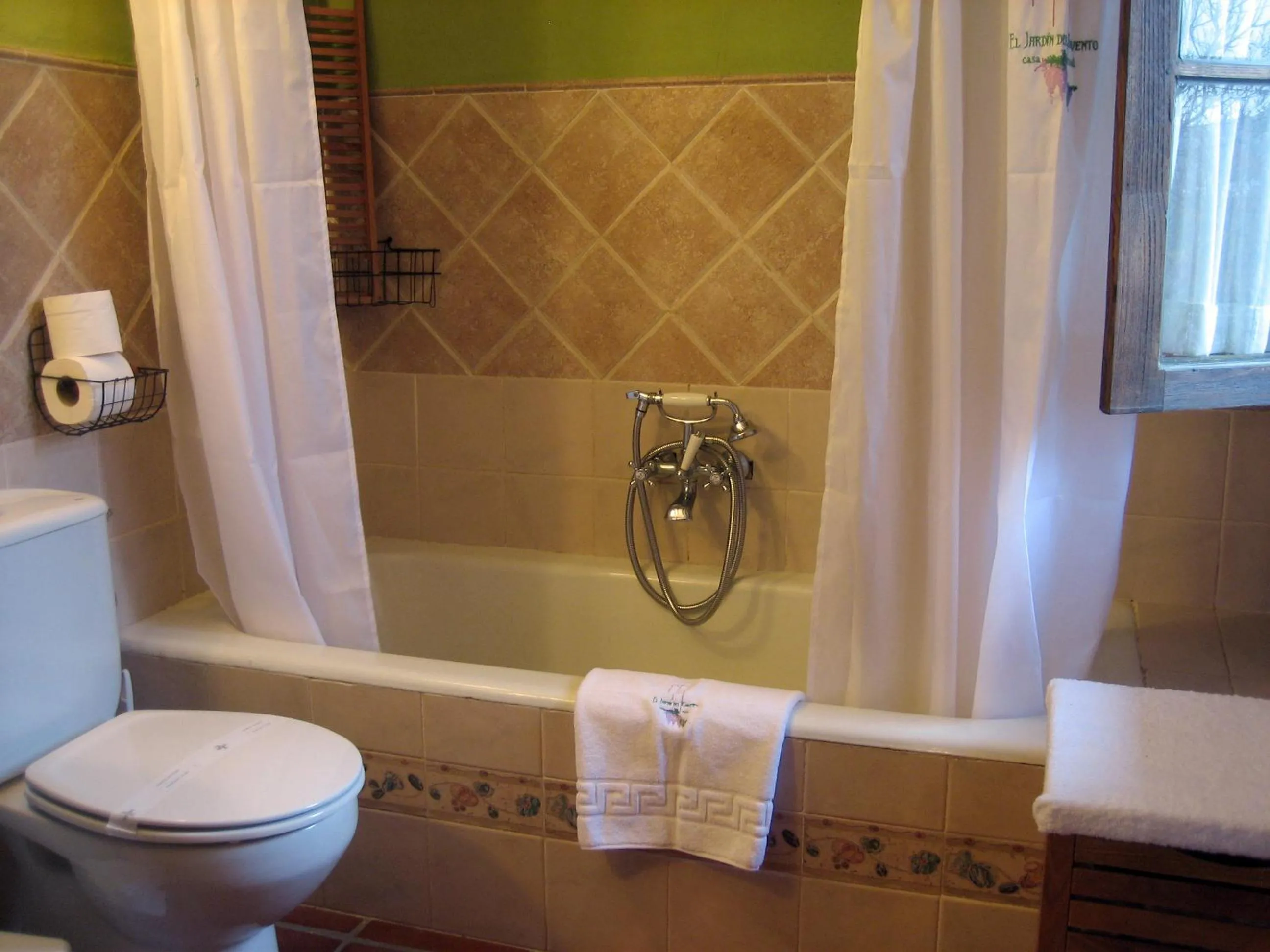 Bathroom in El Jardín del Convento, Casa Rural