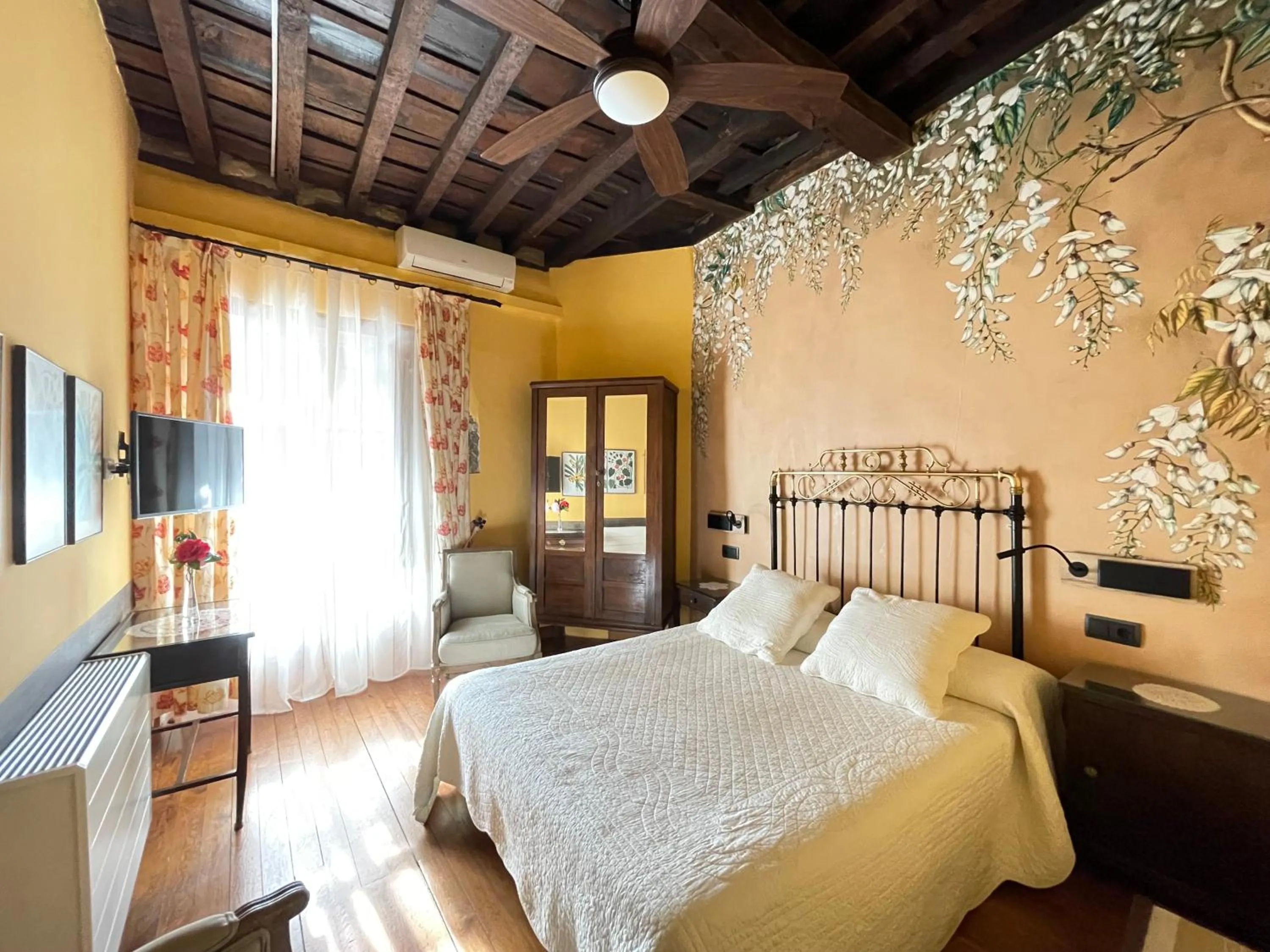 Bedroom, Bed in El Jardín del Convento, Casa Rural