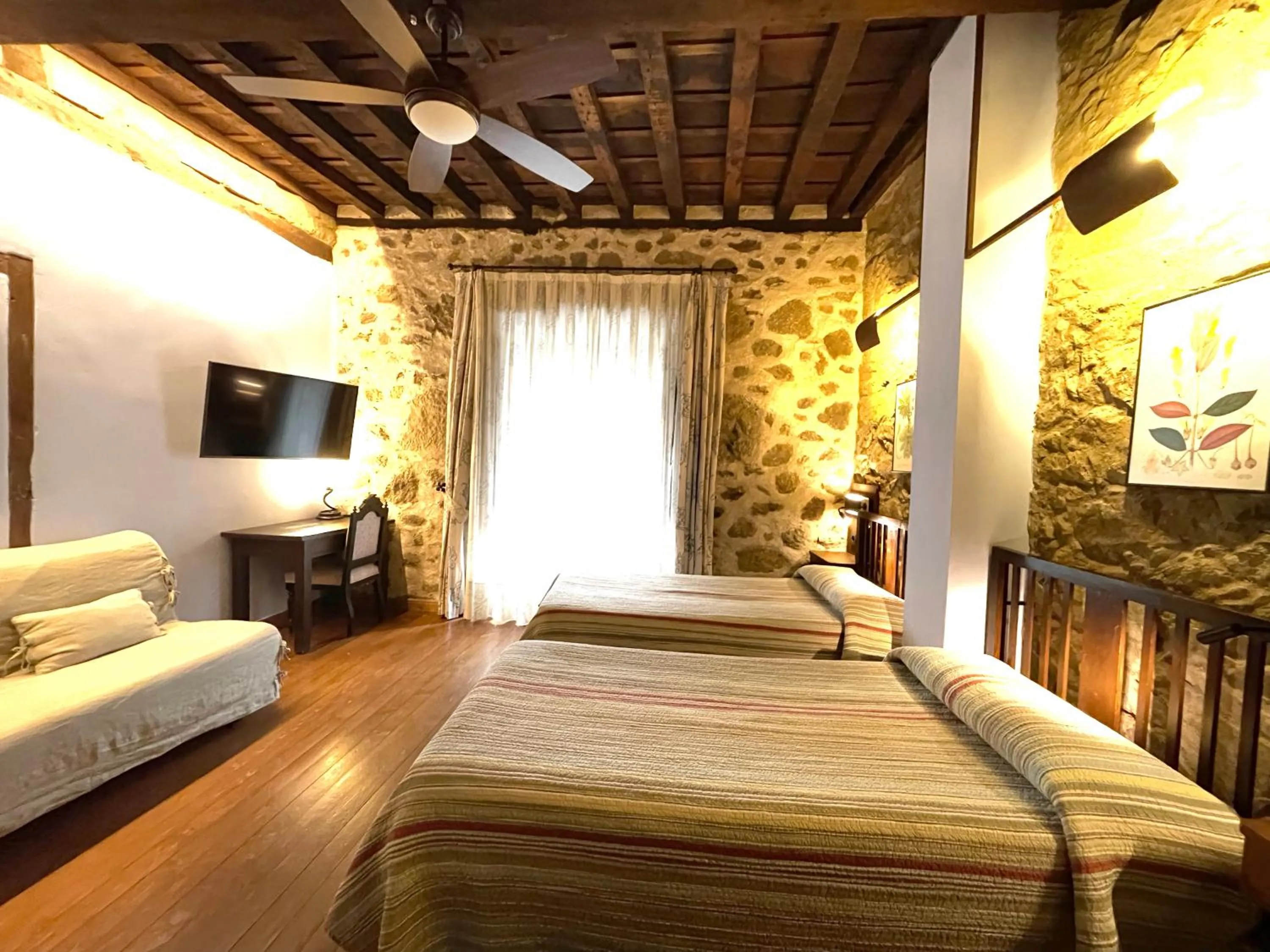 Photo of the whole room, Bed in El Jardín del Convento, Casa Rural