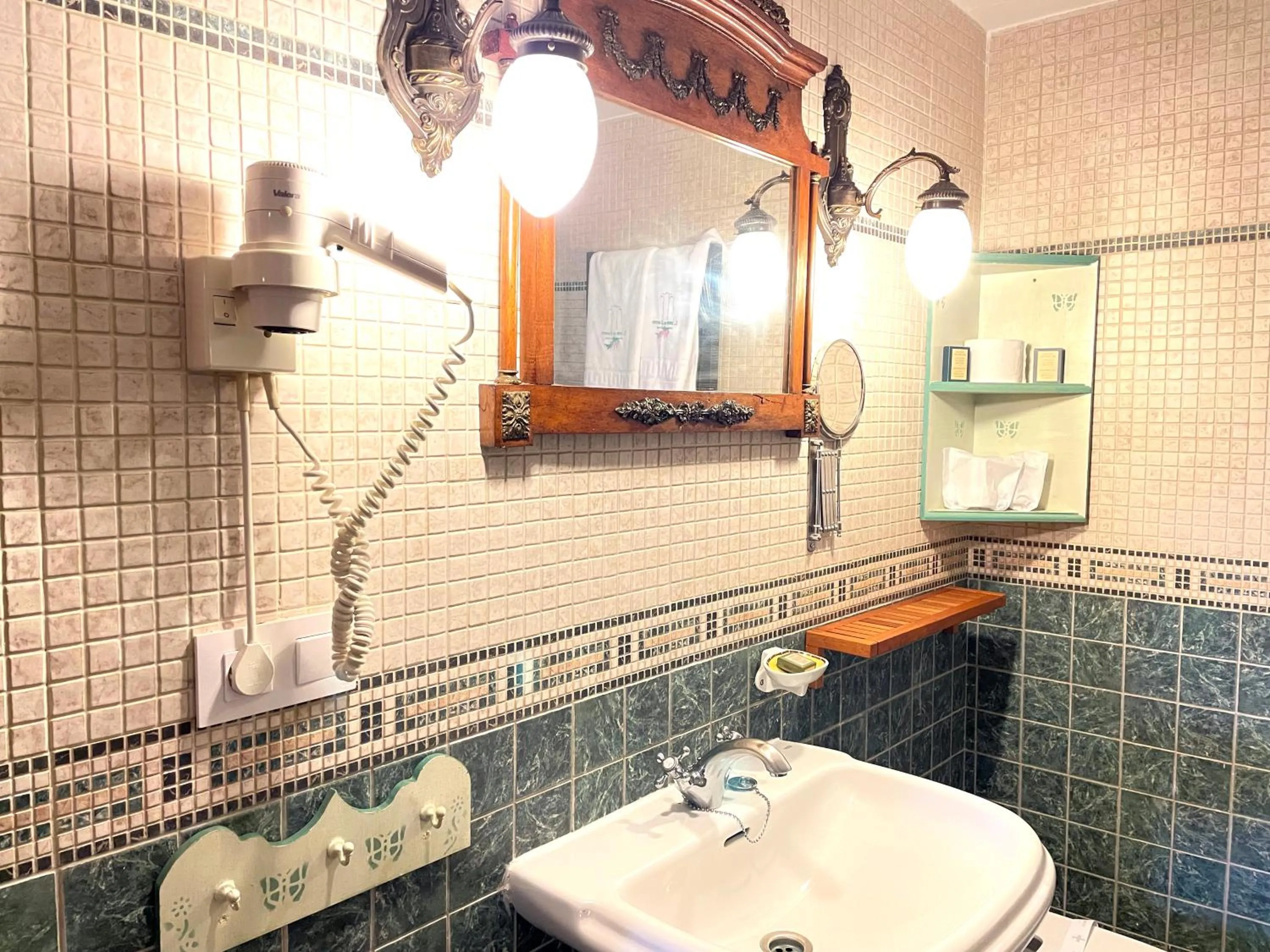 Bathroom in El Jardín del Convento, Casa Rural