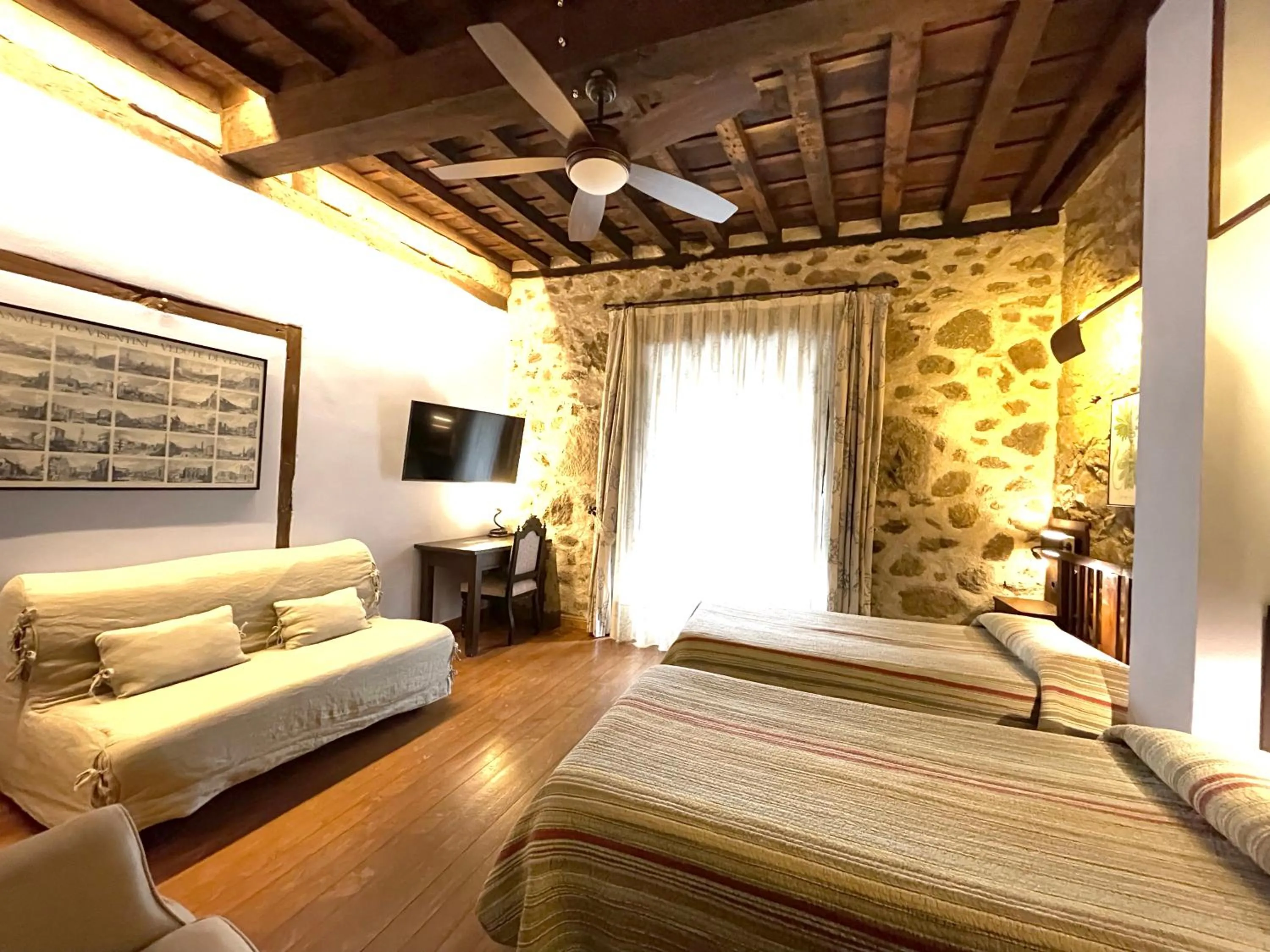 Photo of the whole room, Bed in El Jardín del Convento, Casa Rural