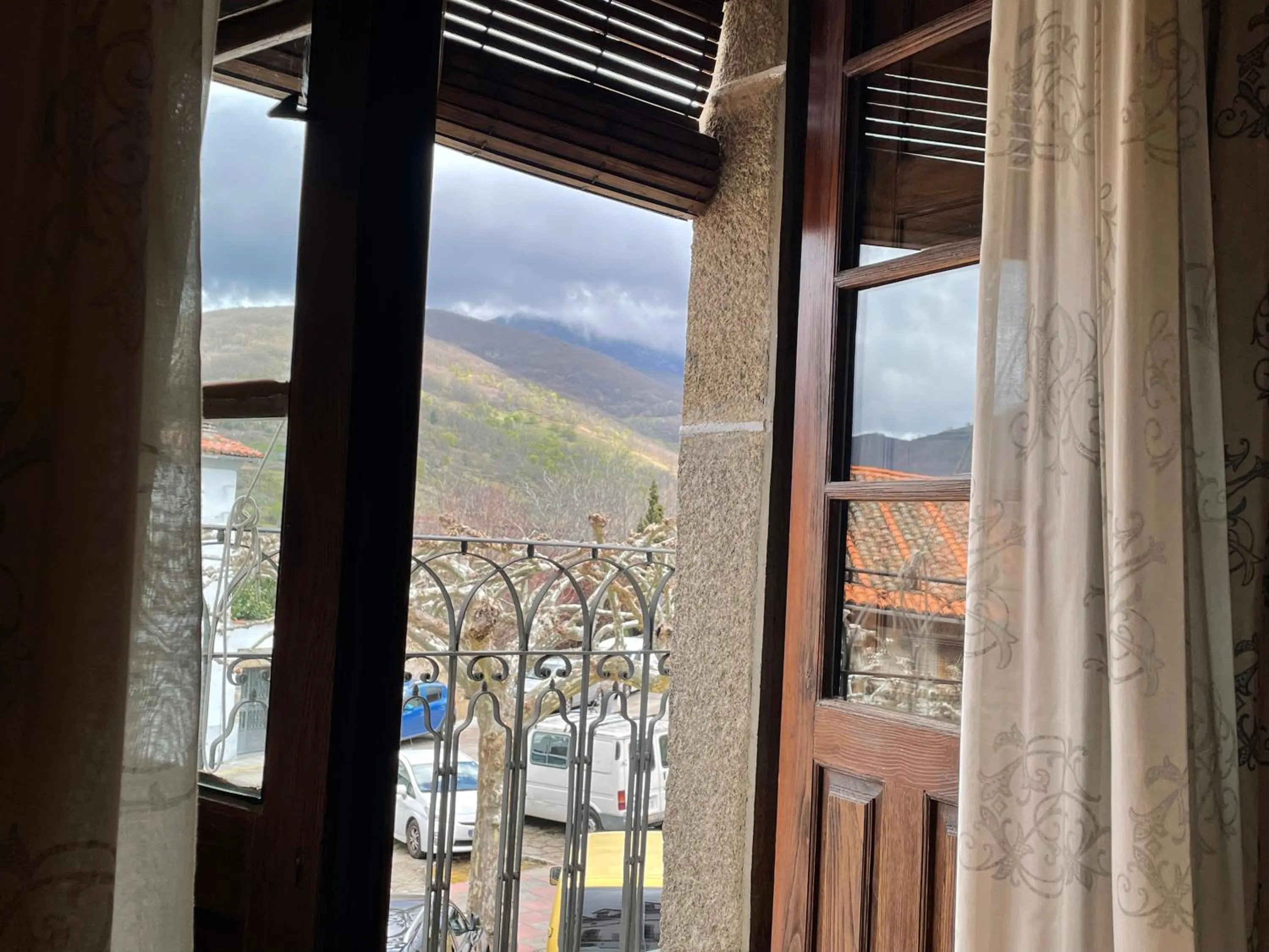 Mountain view in El Jardín del Convento, Casa Rural