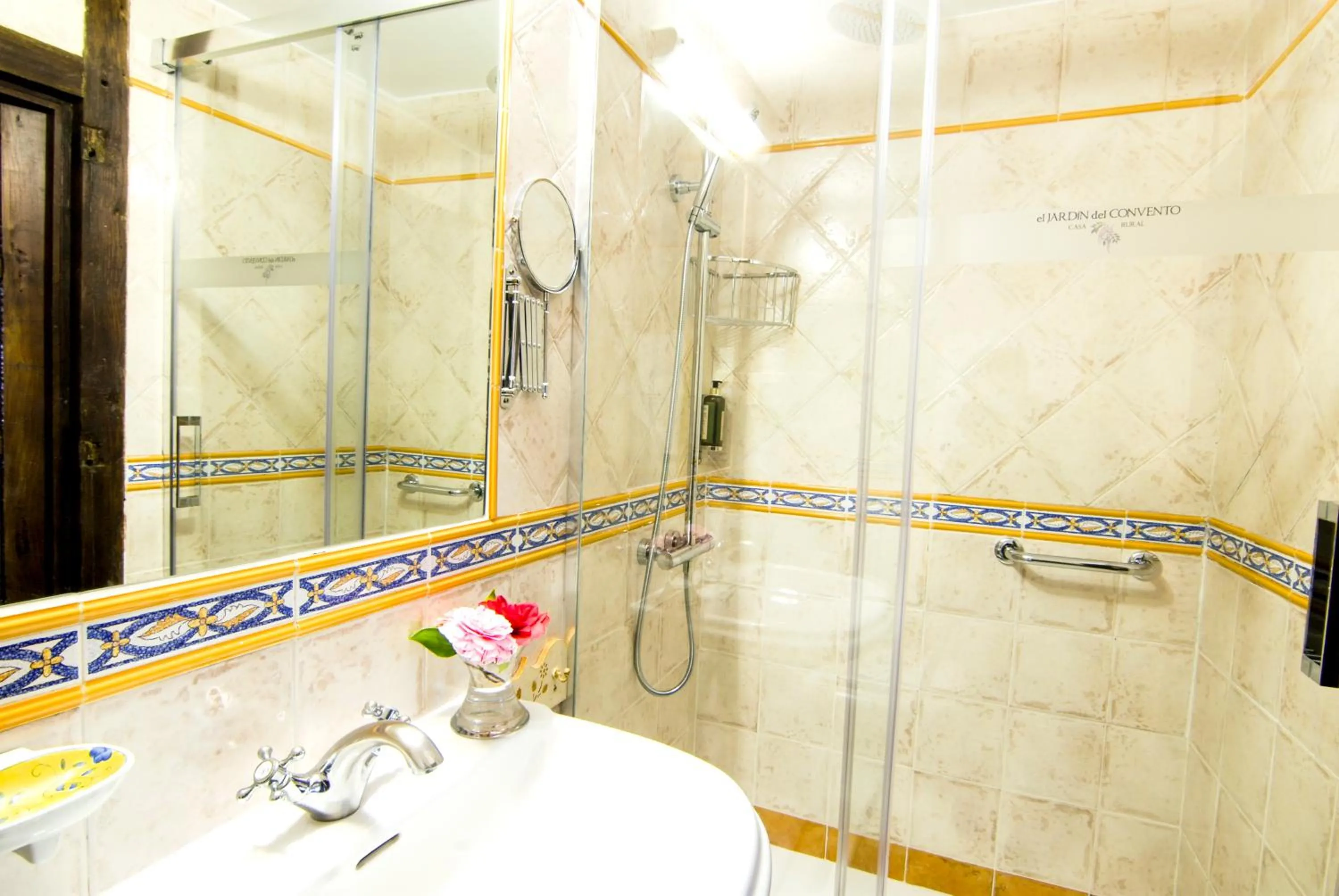 Bathroom in El Jardín del Convento, Casa Rural