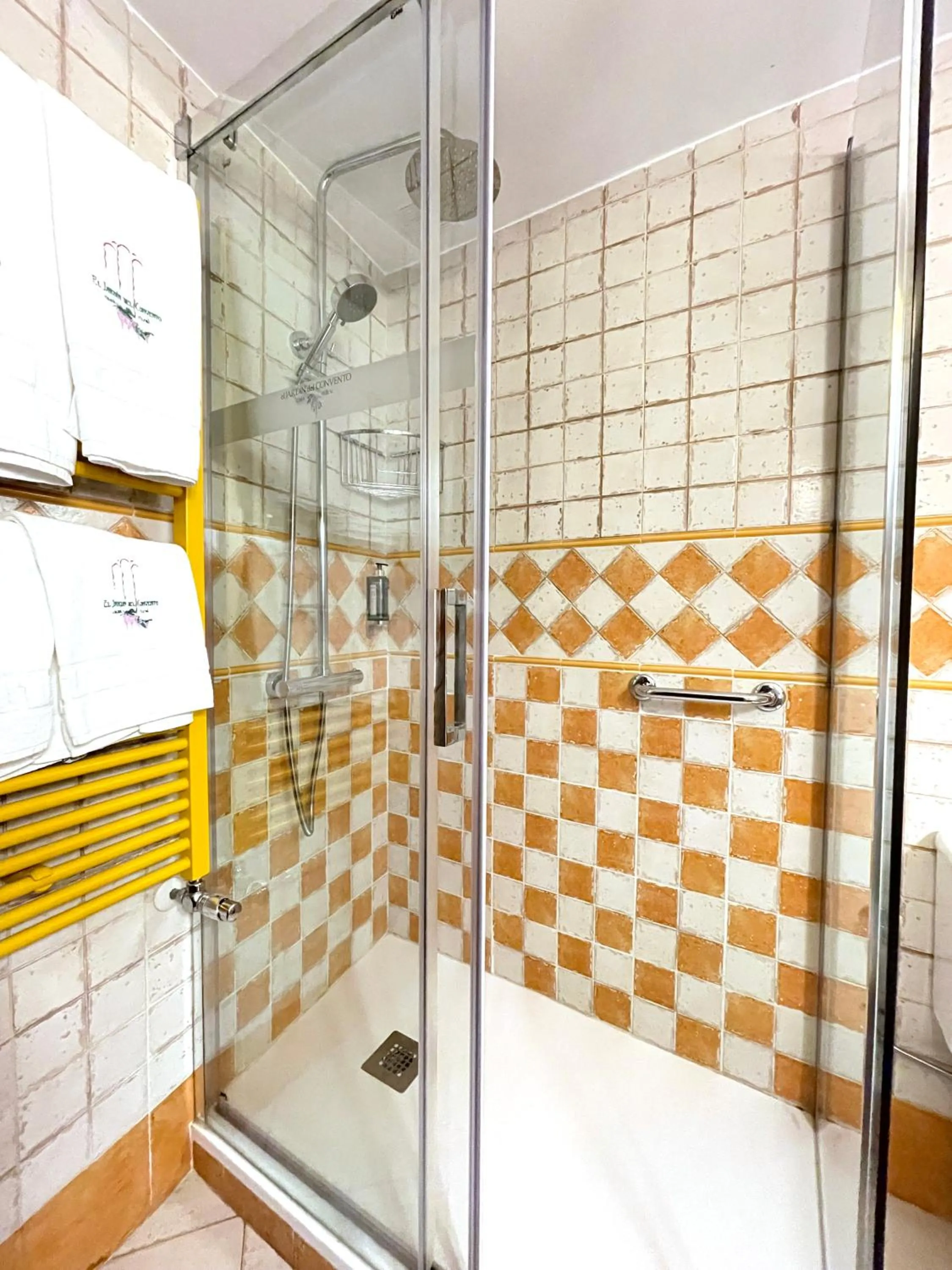 Bathroom in El Jardín del Convento, Casa Rural