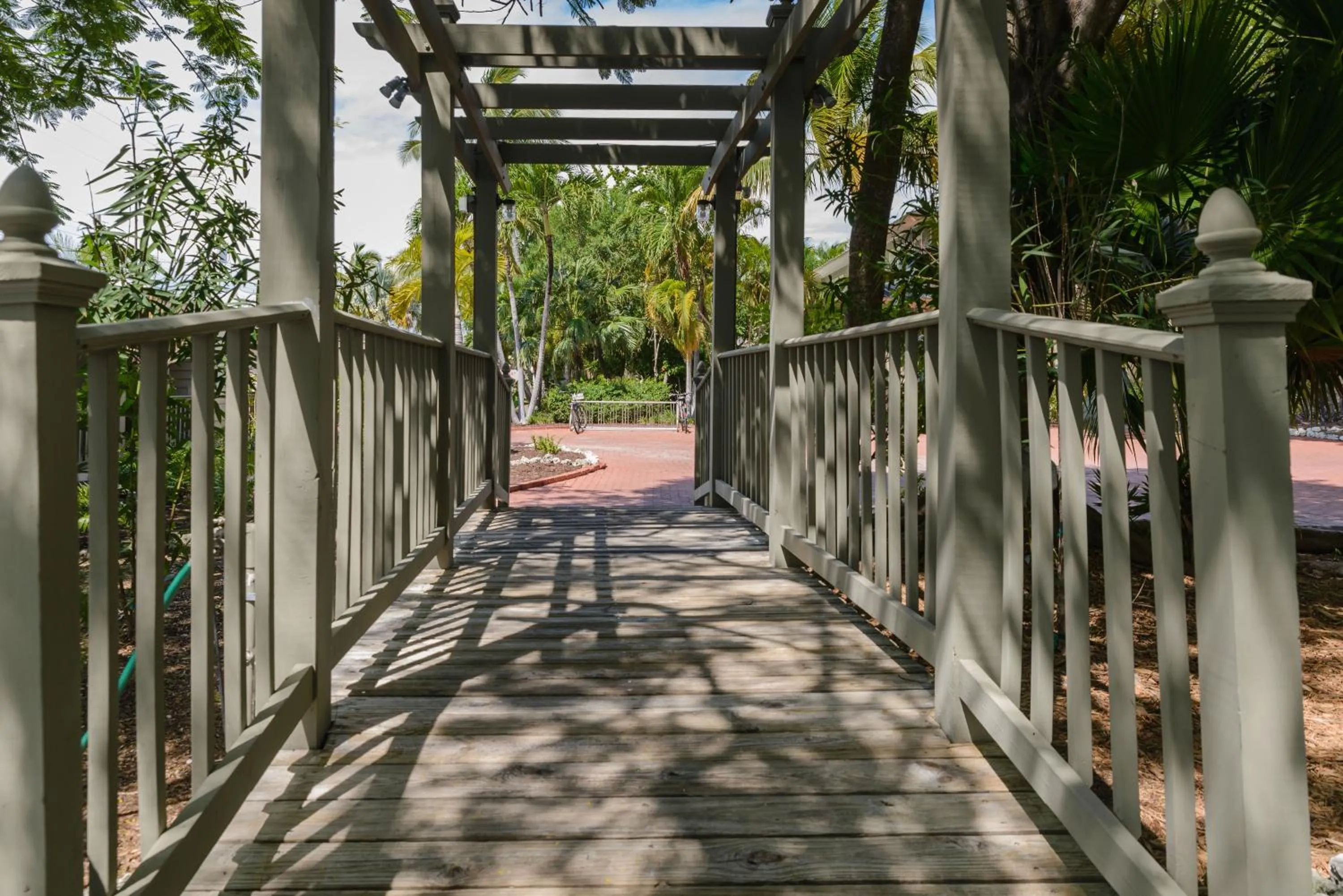 Area and facilities in Coconut Mallory Resort and Marina