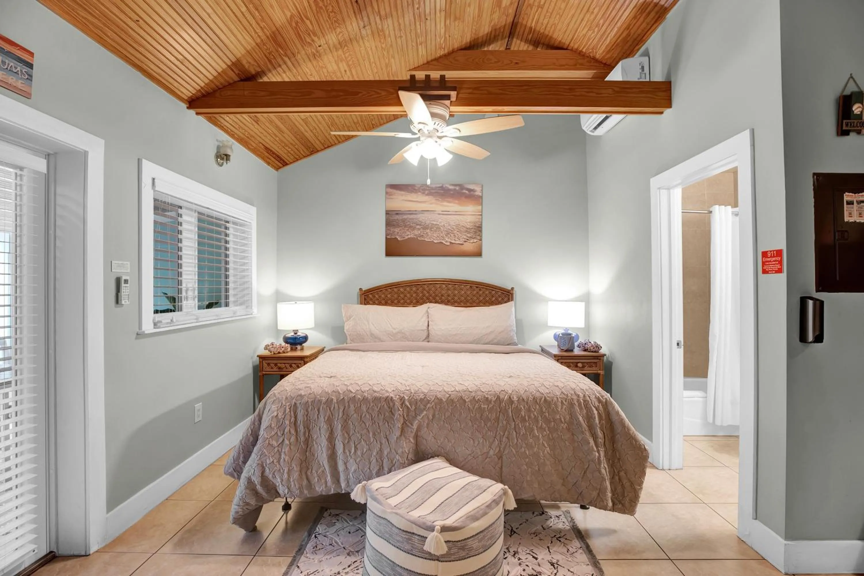 Bedroom, Bed in Coconut Mallory Resort and Marina