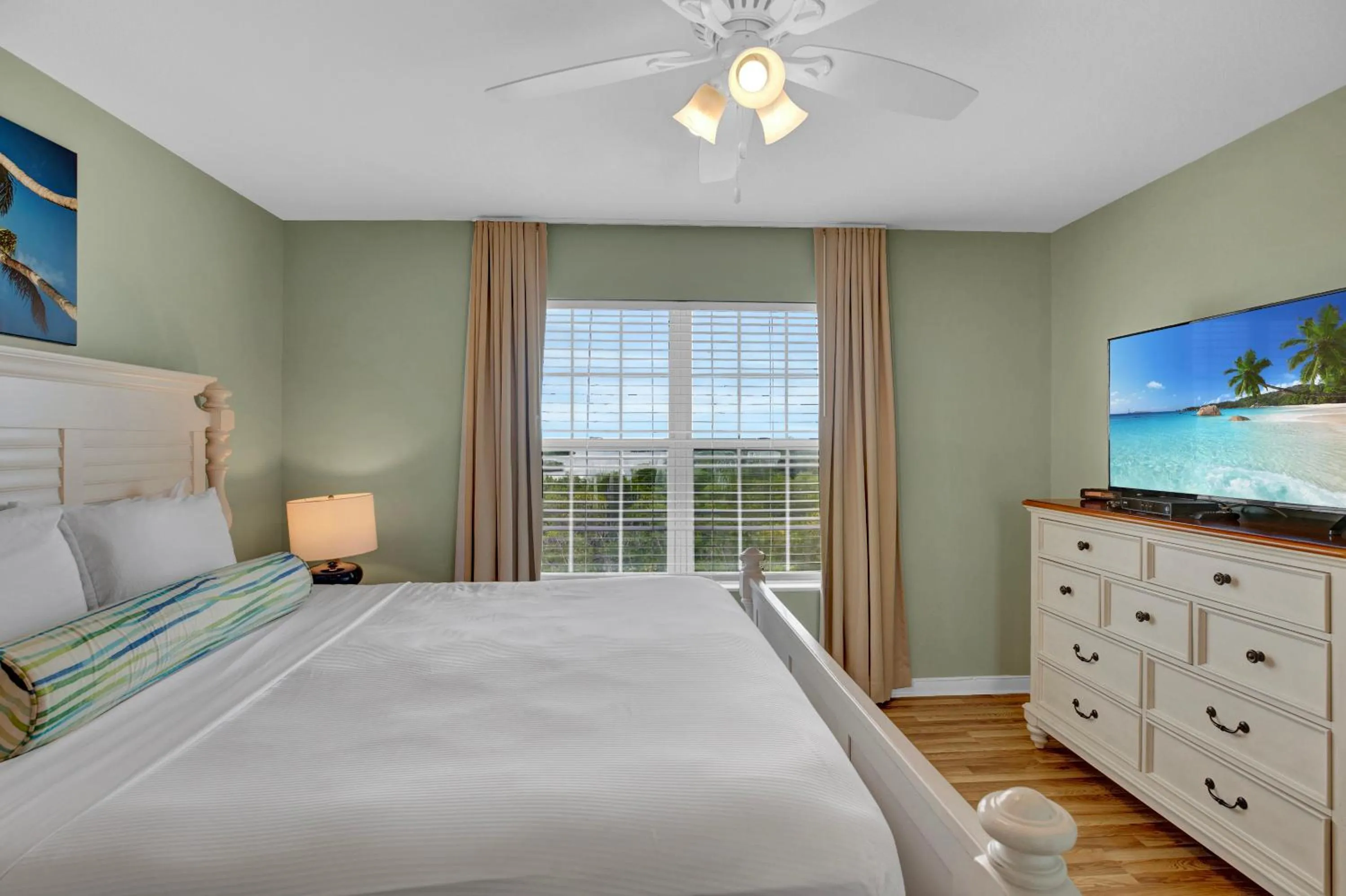 Bedroom, Bed in Coconut Mallory Resort and Marina