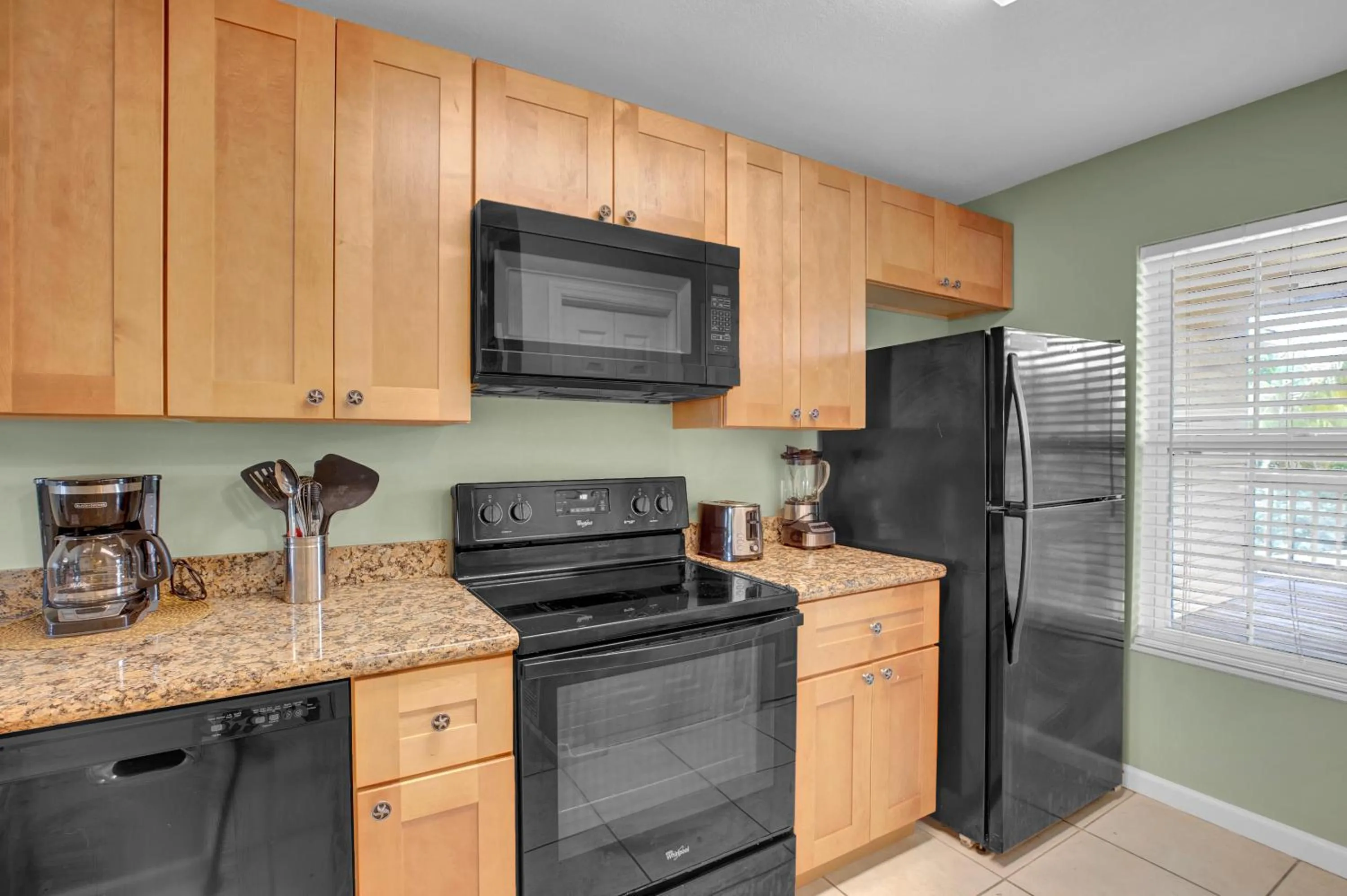 Kitchen or kitchenette in Coconut Mallory Resort and Marina