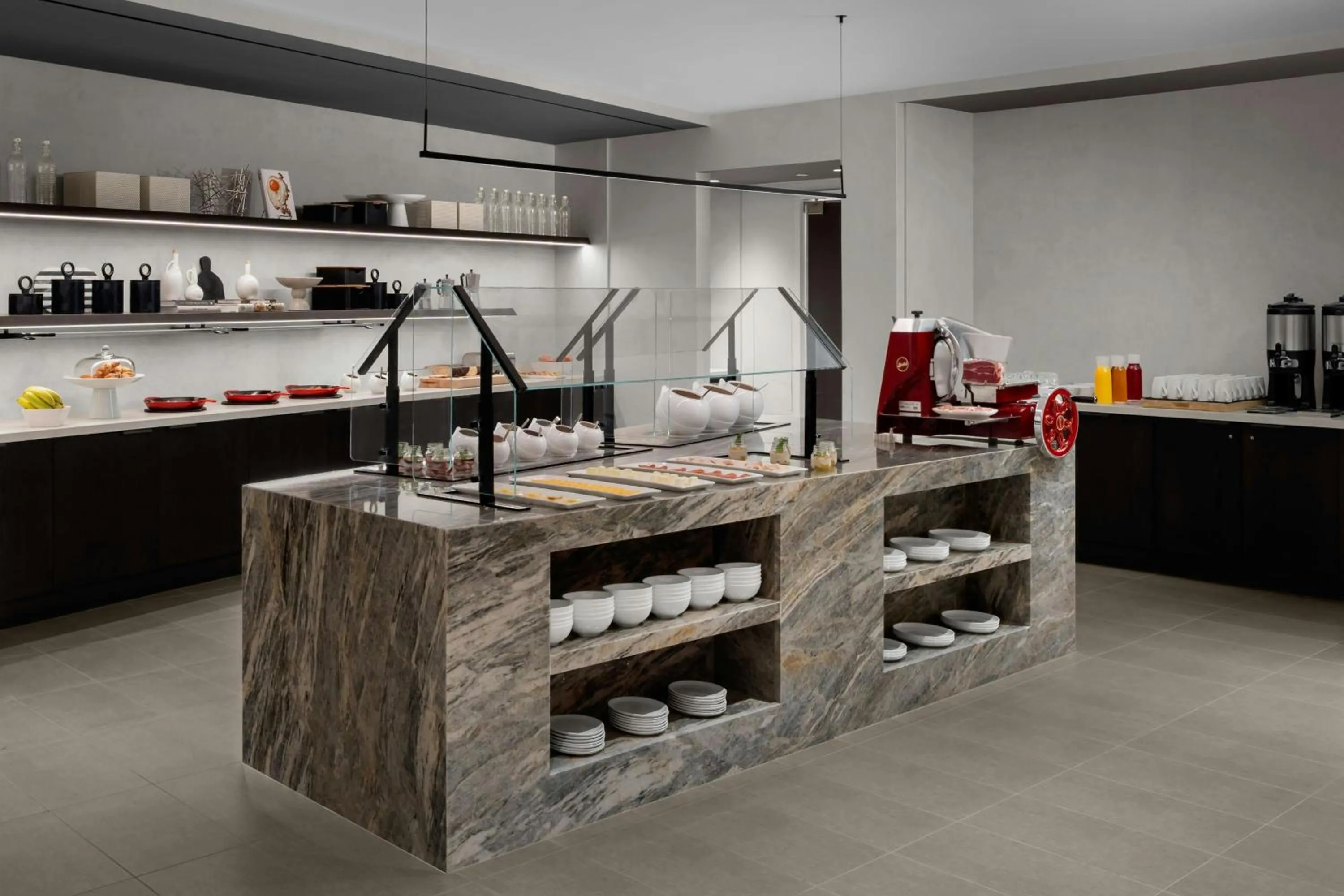 Kitchen or kitchenette in AC Hotel Arlington National Landing