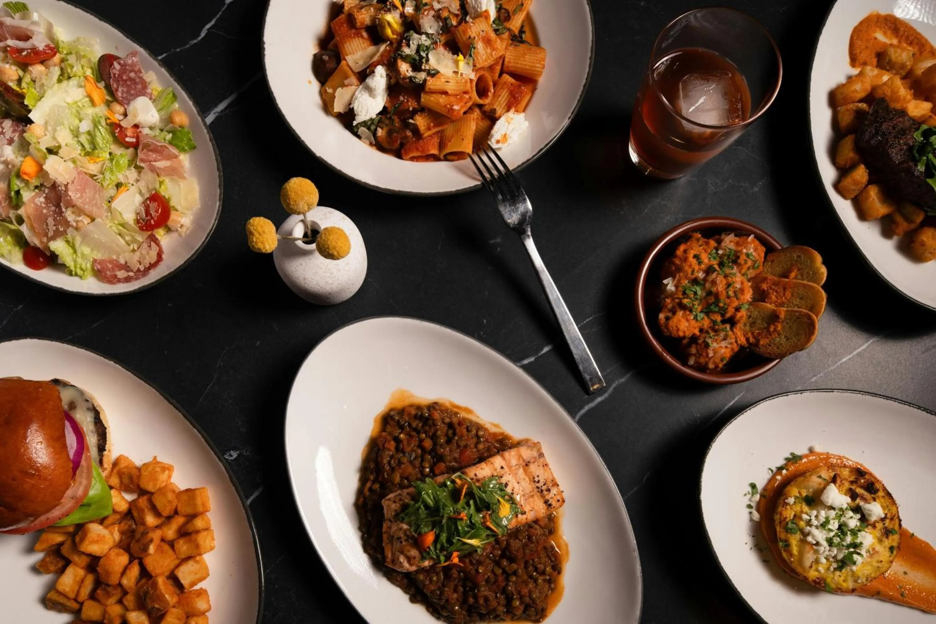 Restaurant/places to eat in AC Hotel Arlington National Landing