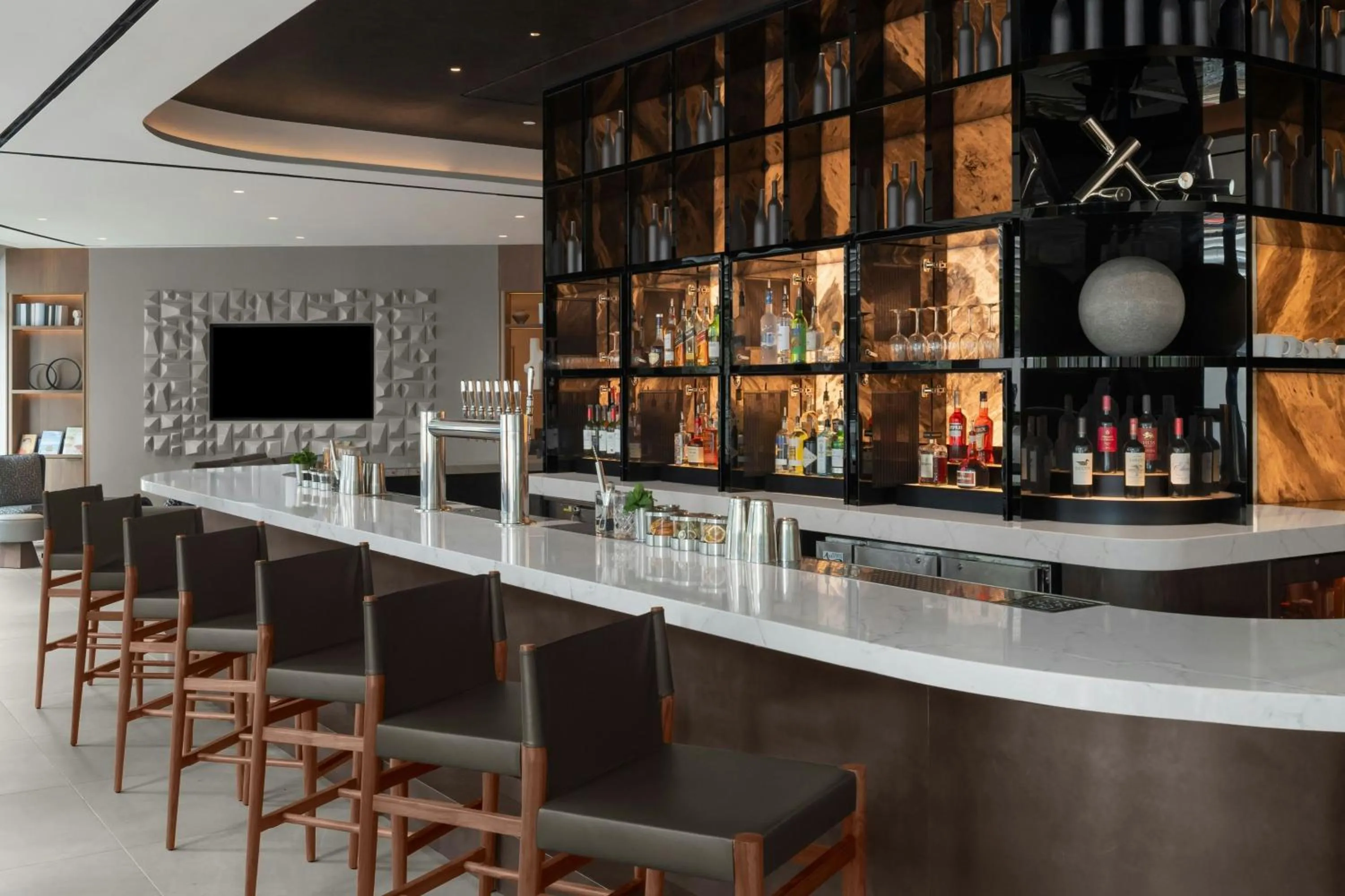 Lounge or bar in AC Hotel Arlington National Landing