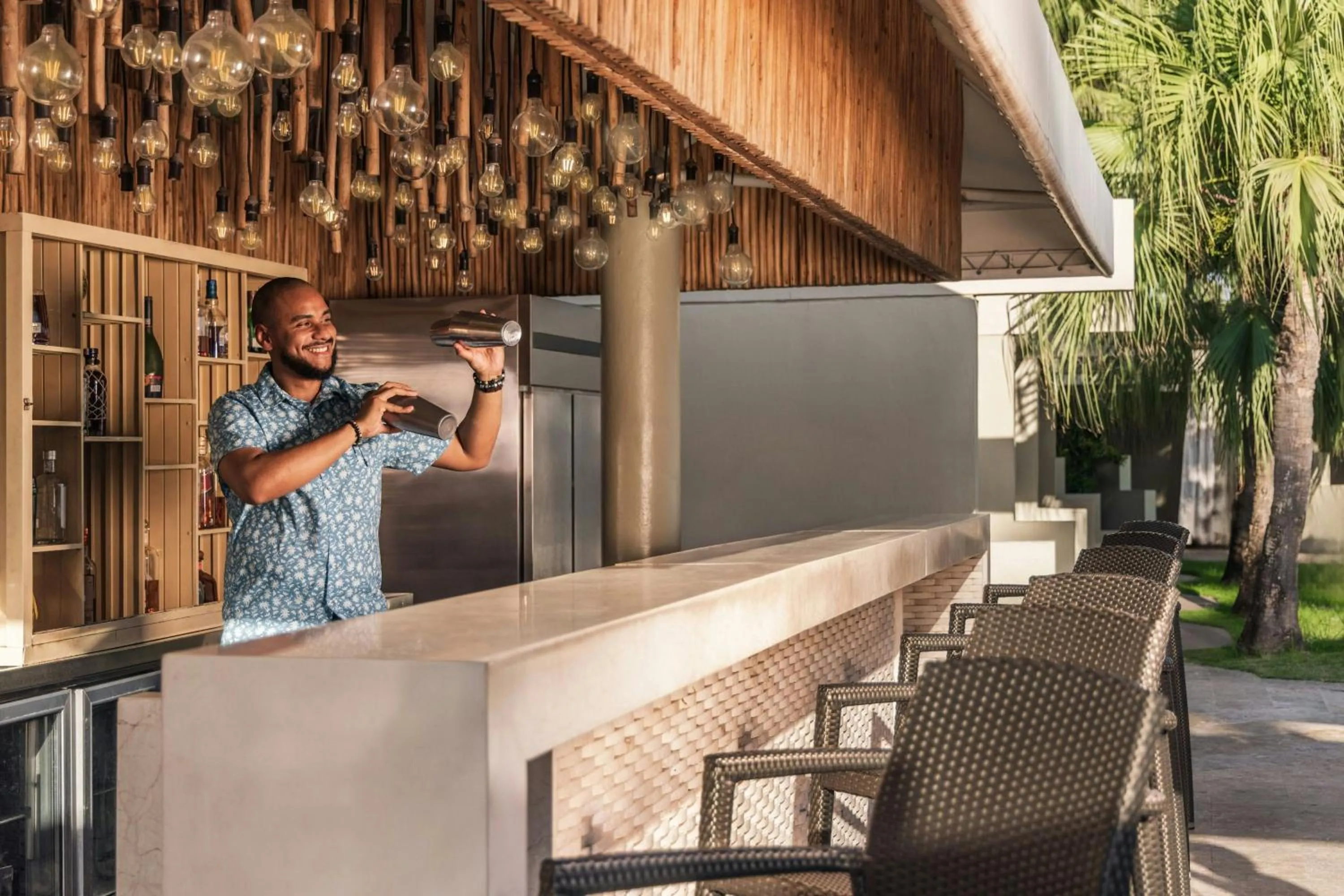 Swimming pool in Renaissance Santo Domingo Jaragua Hotel & Casino