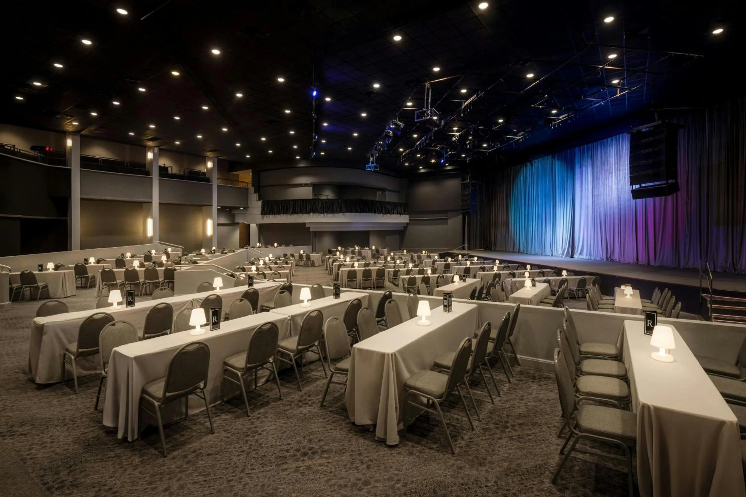 Entertainment in Renaissance Santo Domingo Jaragua Hotel & Casino