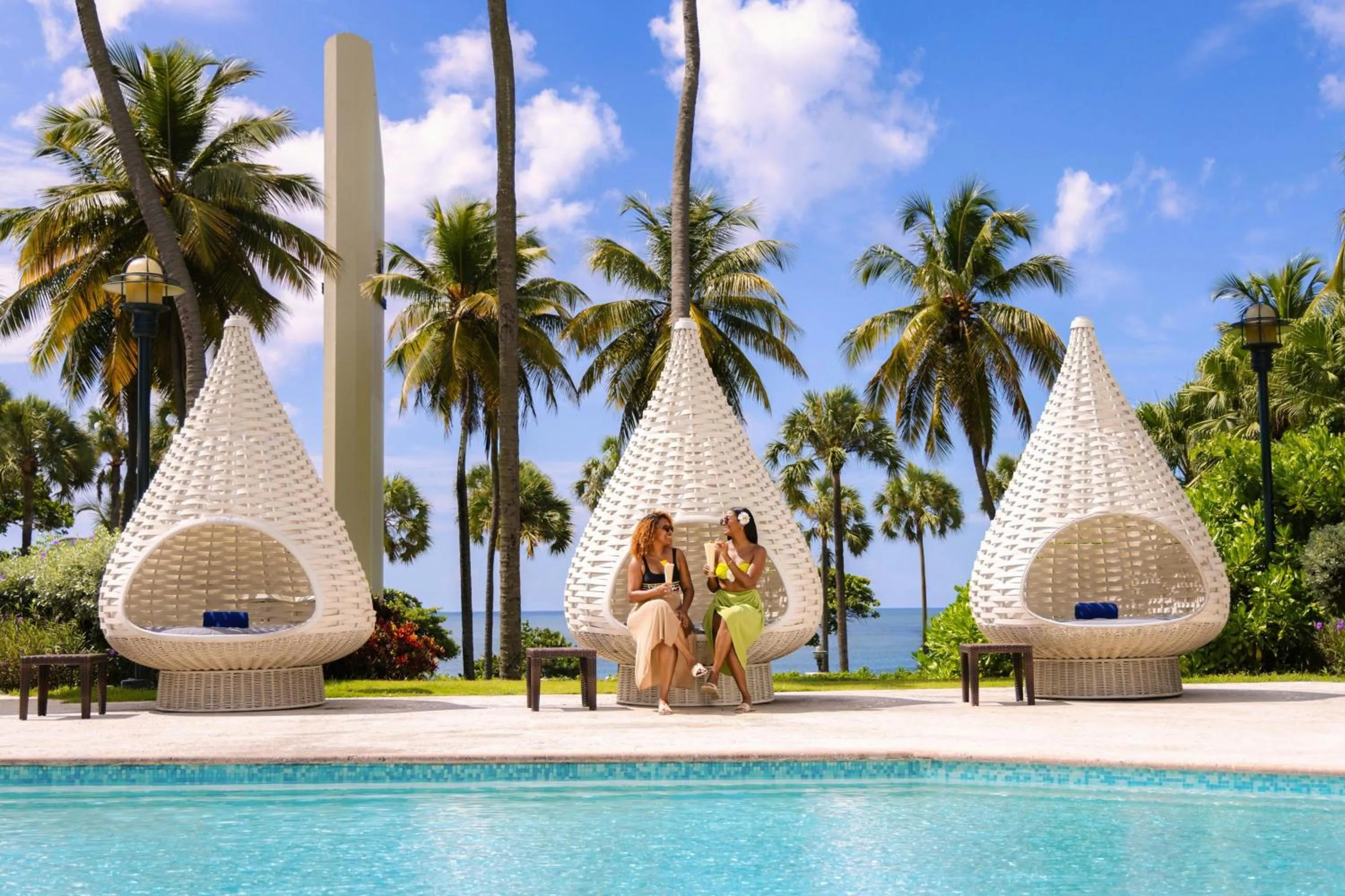 Swimming pool in Renaissance Santo Domingo Jaragua Hotel & Casino