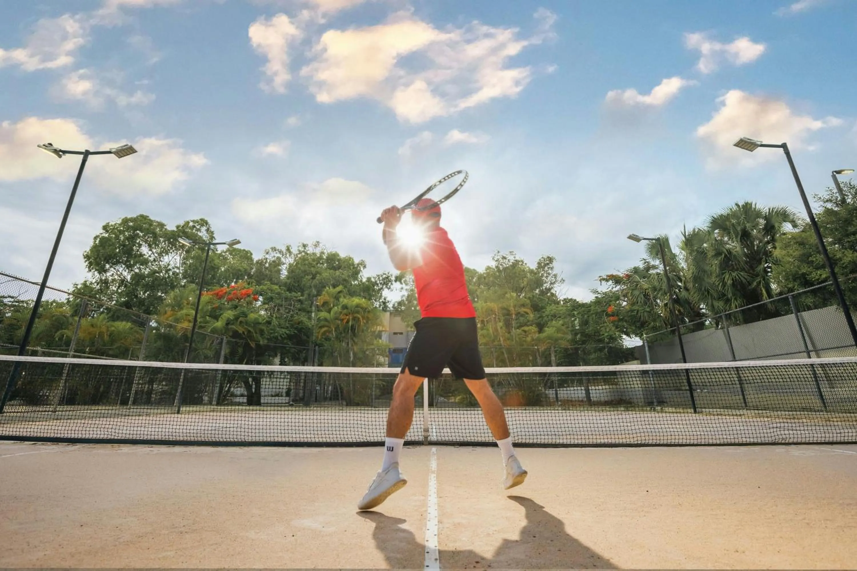 Tennis court in Renaissance Santo Domingo Jaragua Hotel & Casino