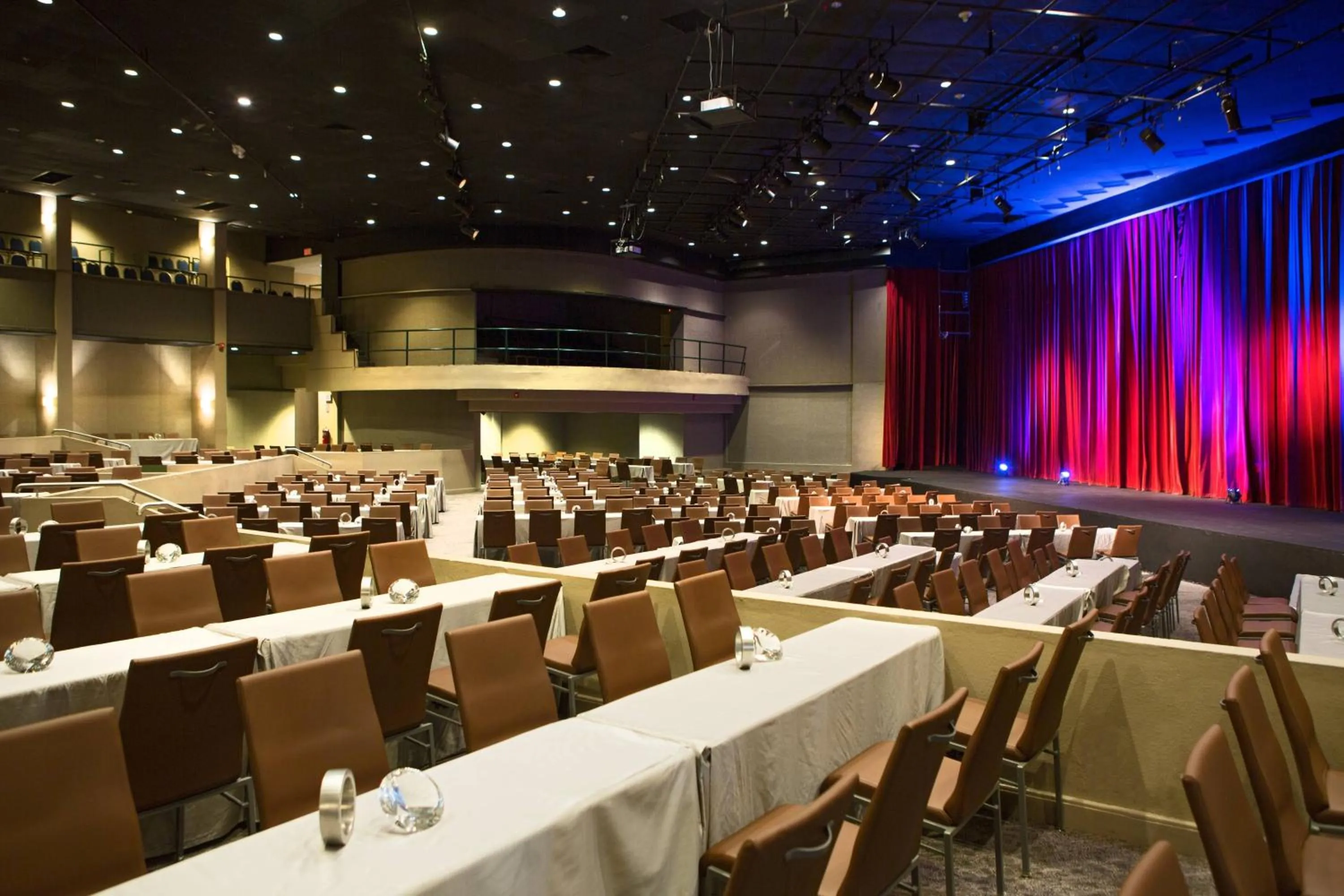 Entertainment in Renaissance Santo Domingo Jaragua Hotel & Casino