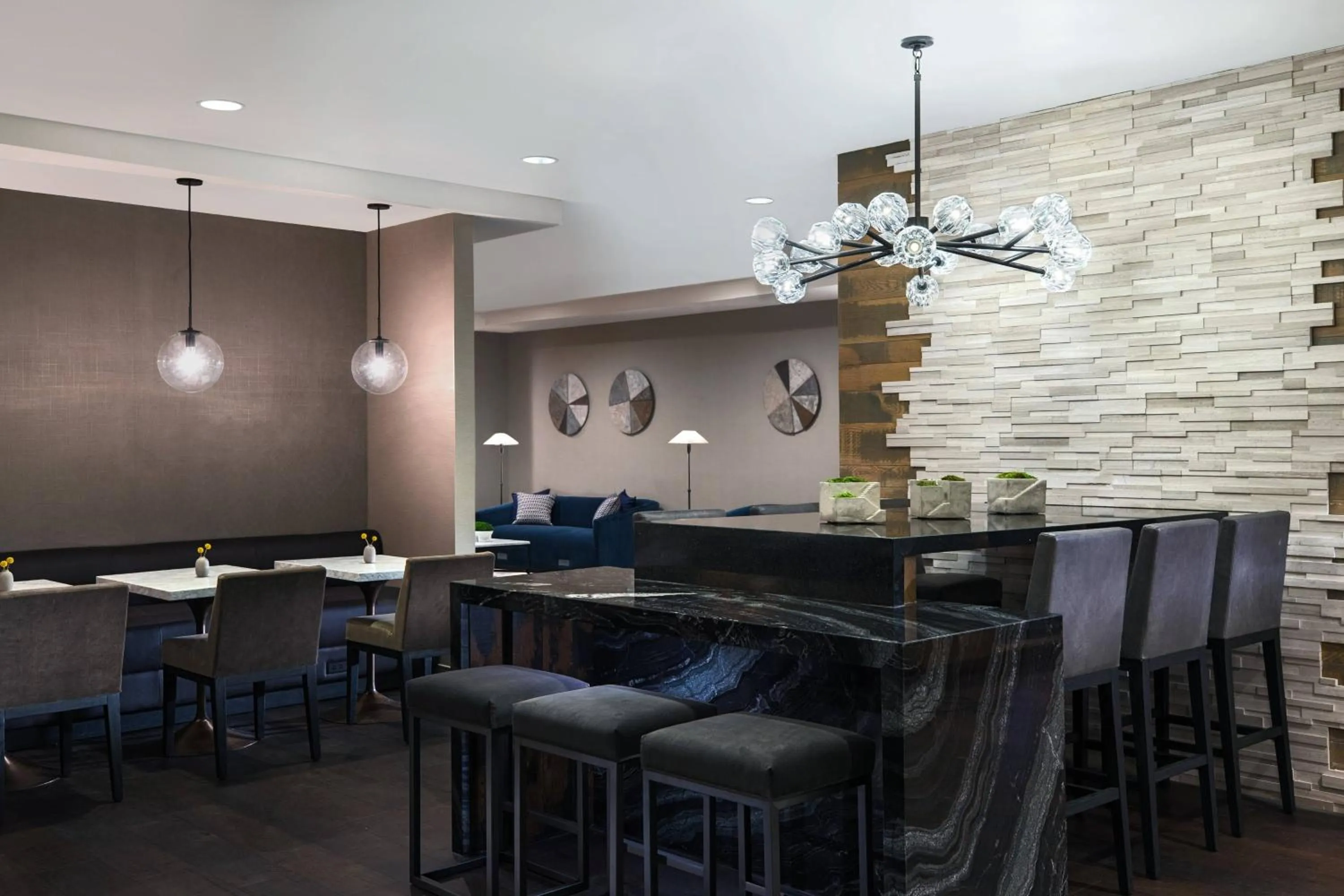 Lounge or bar in Bethesda Marriott