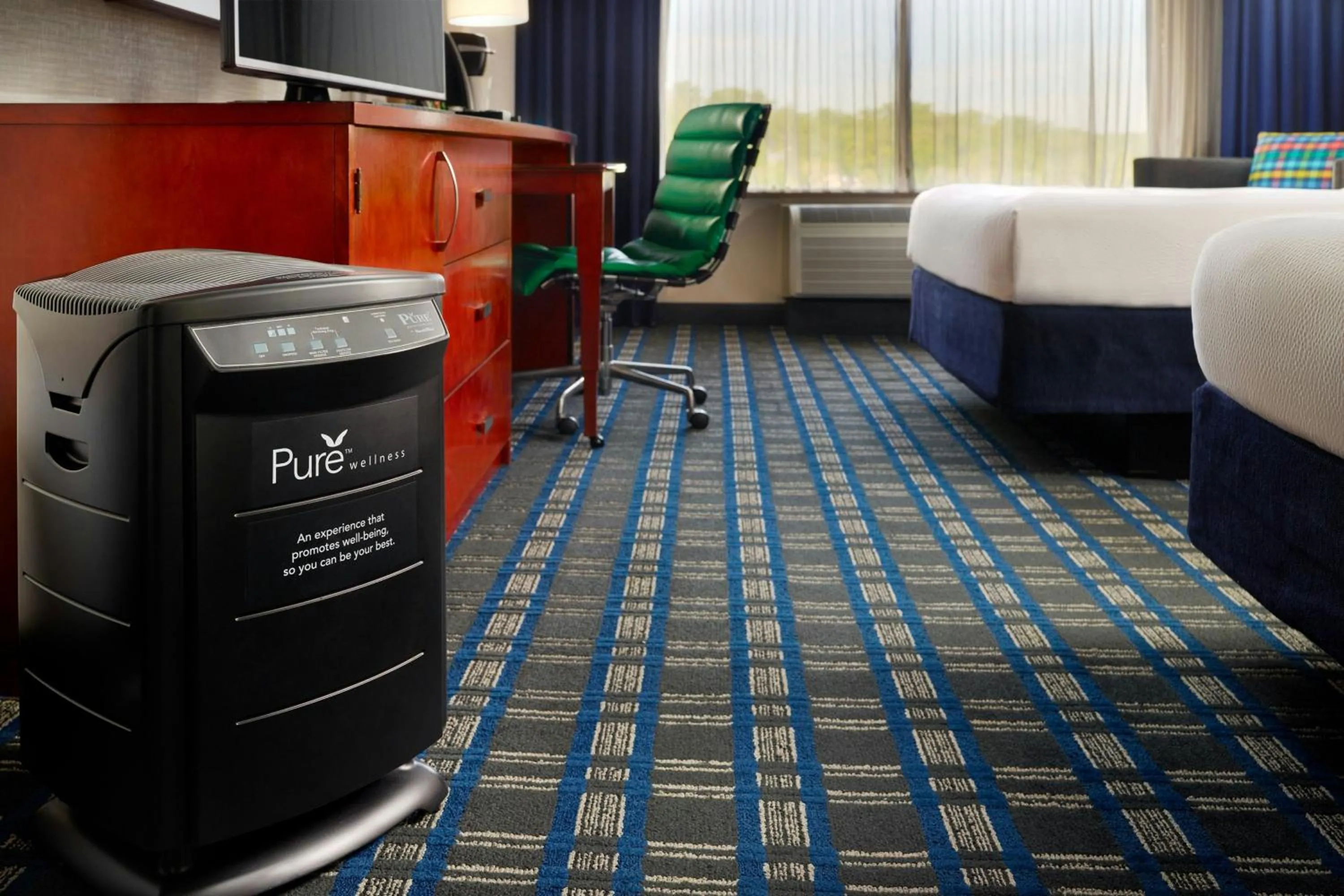 Photo of the whole room, Bed in Courtyard Arlington Crystal City/Reagan National Airport