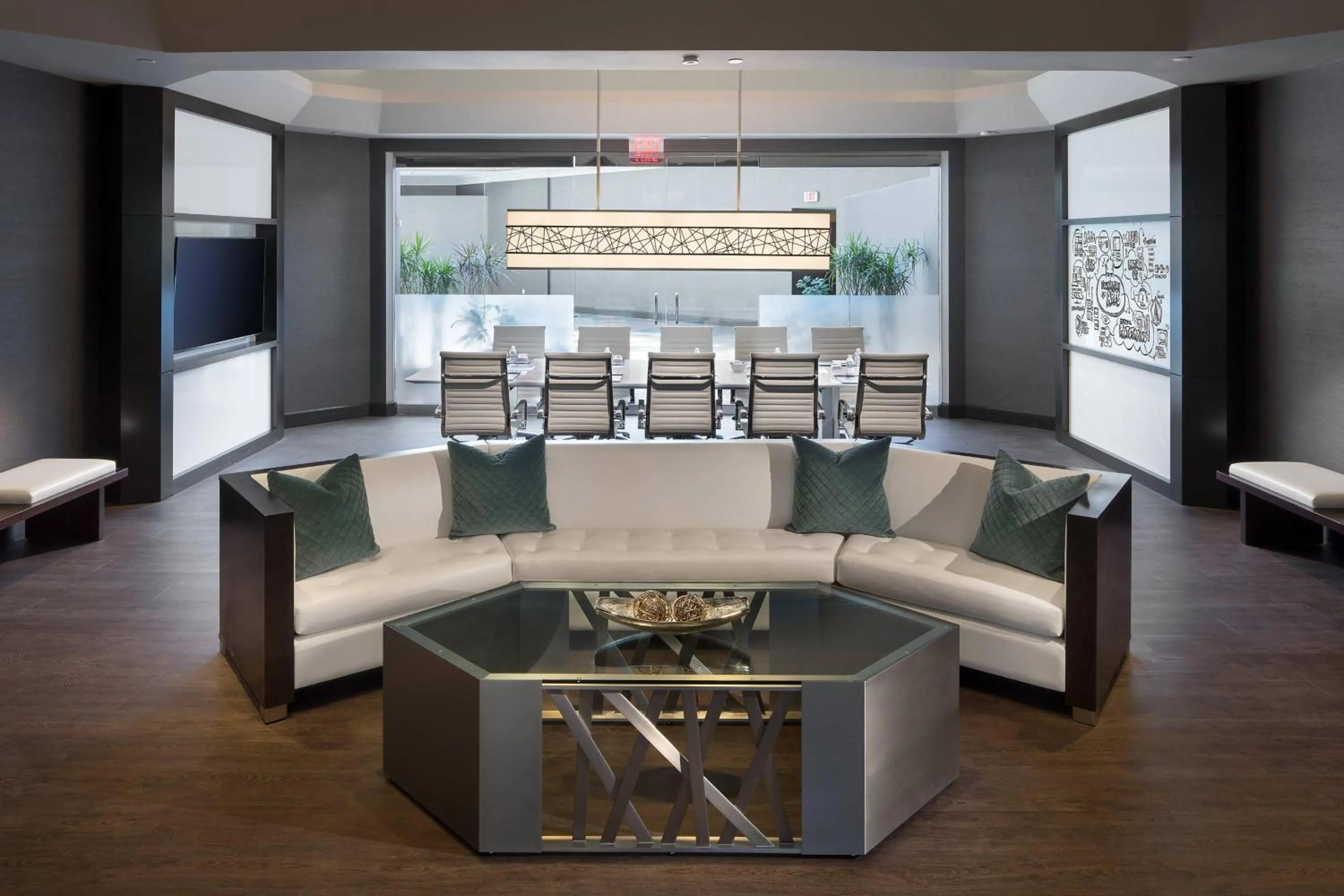 Meeting/conference room in Crystal Gateway Marriott