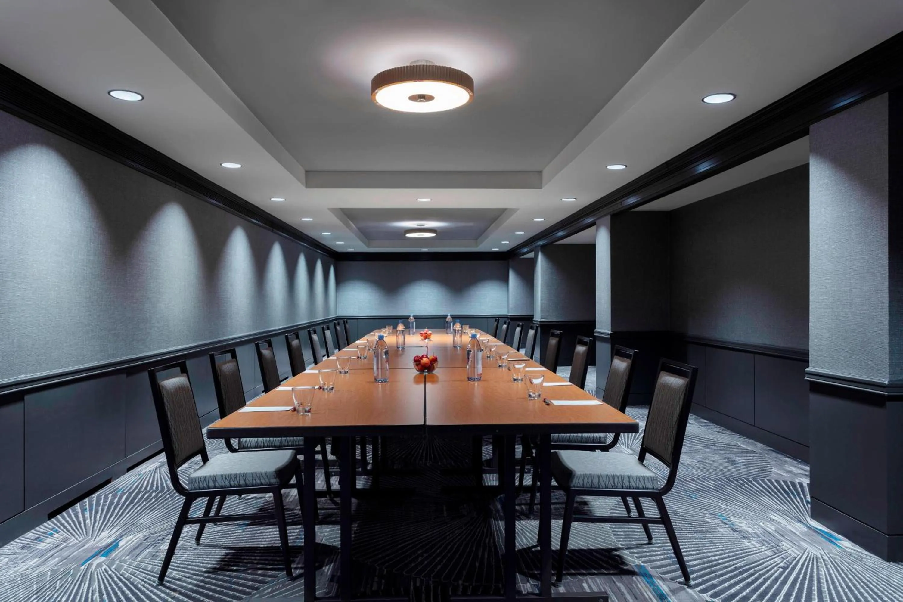 Meeting/conference room in Crystal Gateway Marriott