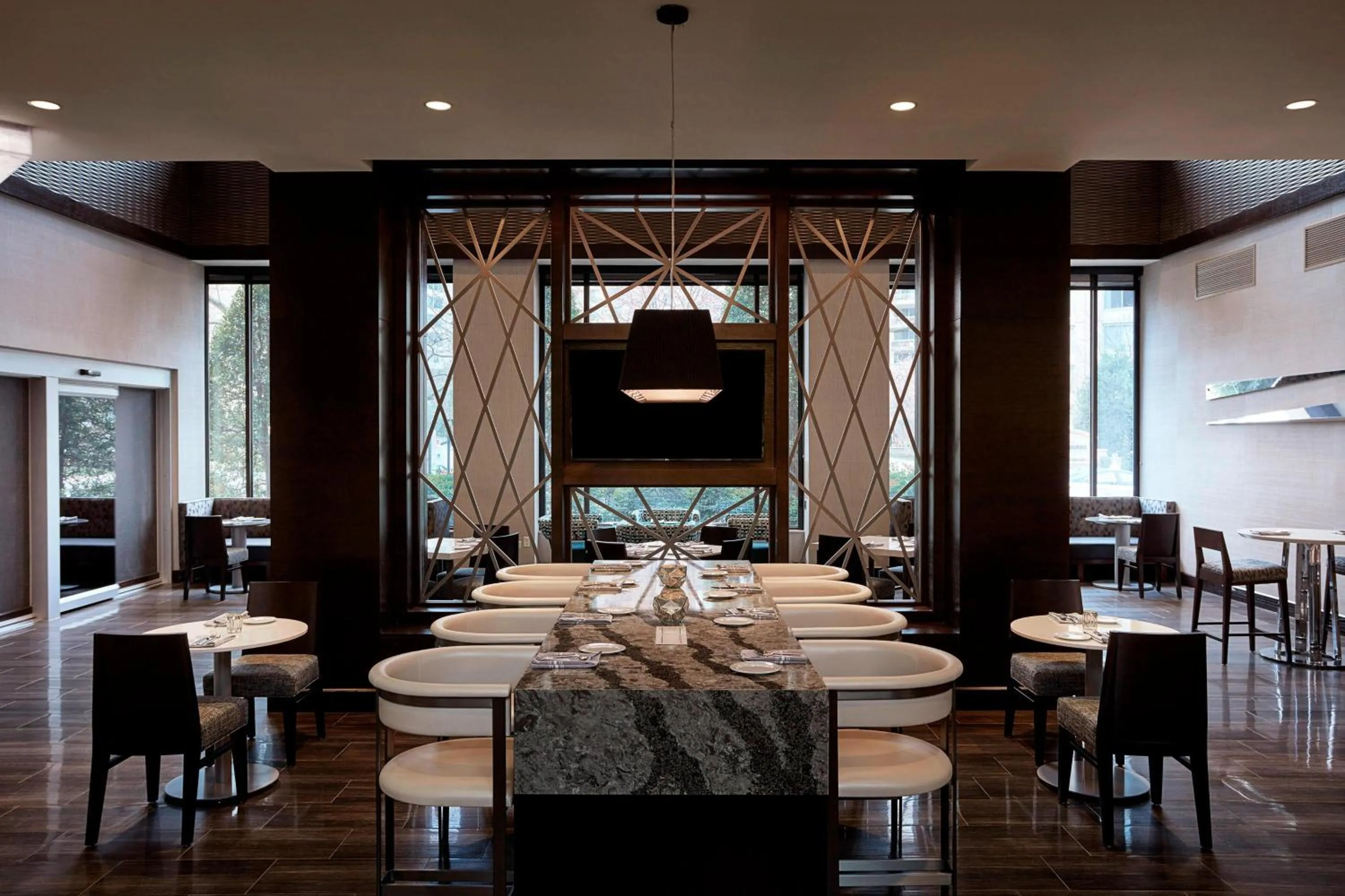 Restaurant/places to eat in Crystal Gateway Marriott