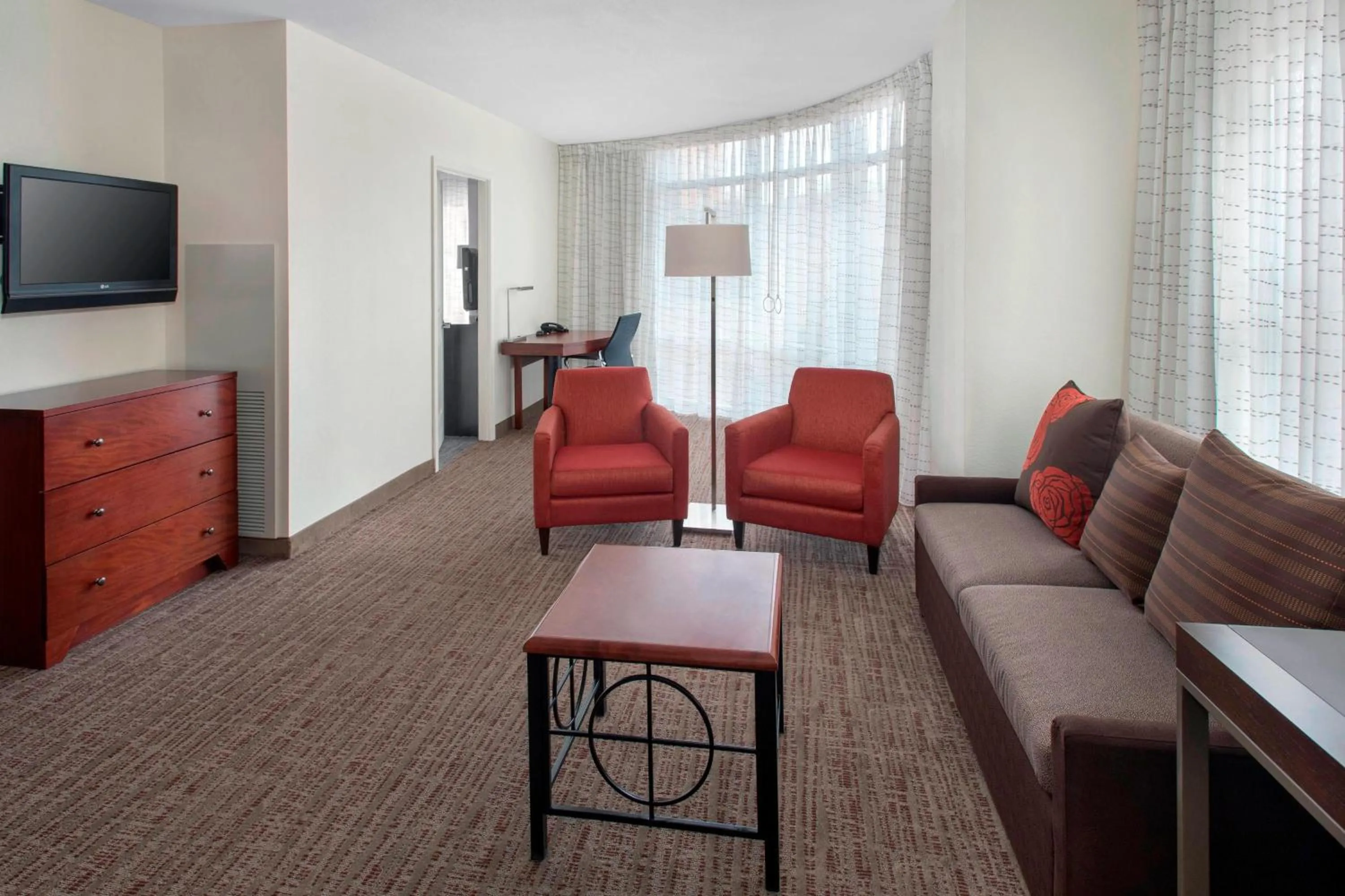 Living room in Residence Inn by Marriott Alexandria Old Town South at Carlyle