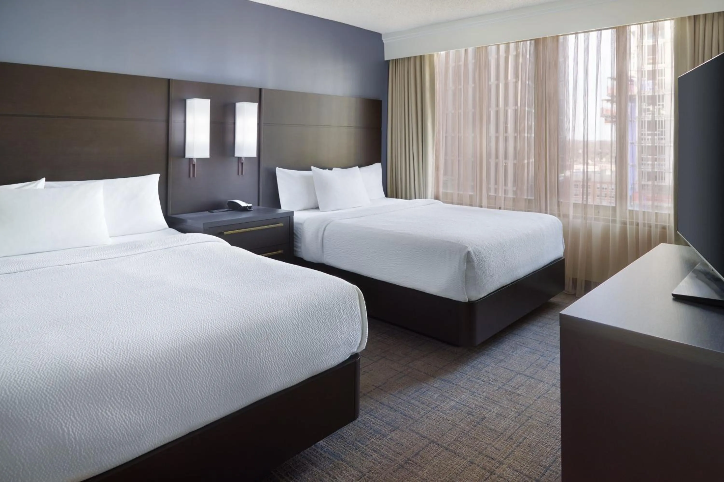 Bedroom, Bed in Residence Inn Bethesda Downtown