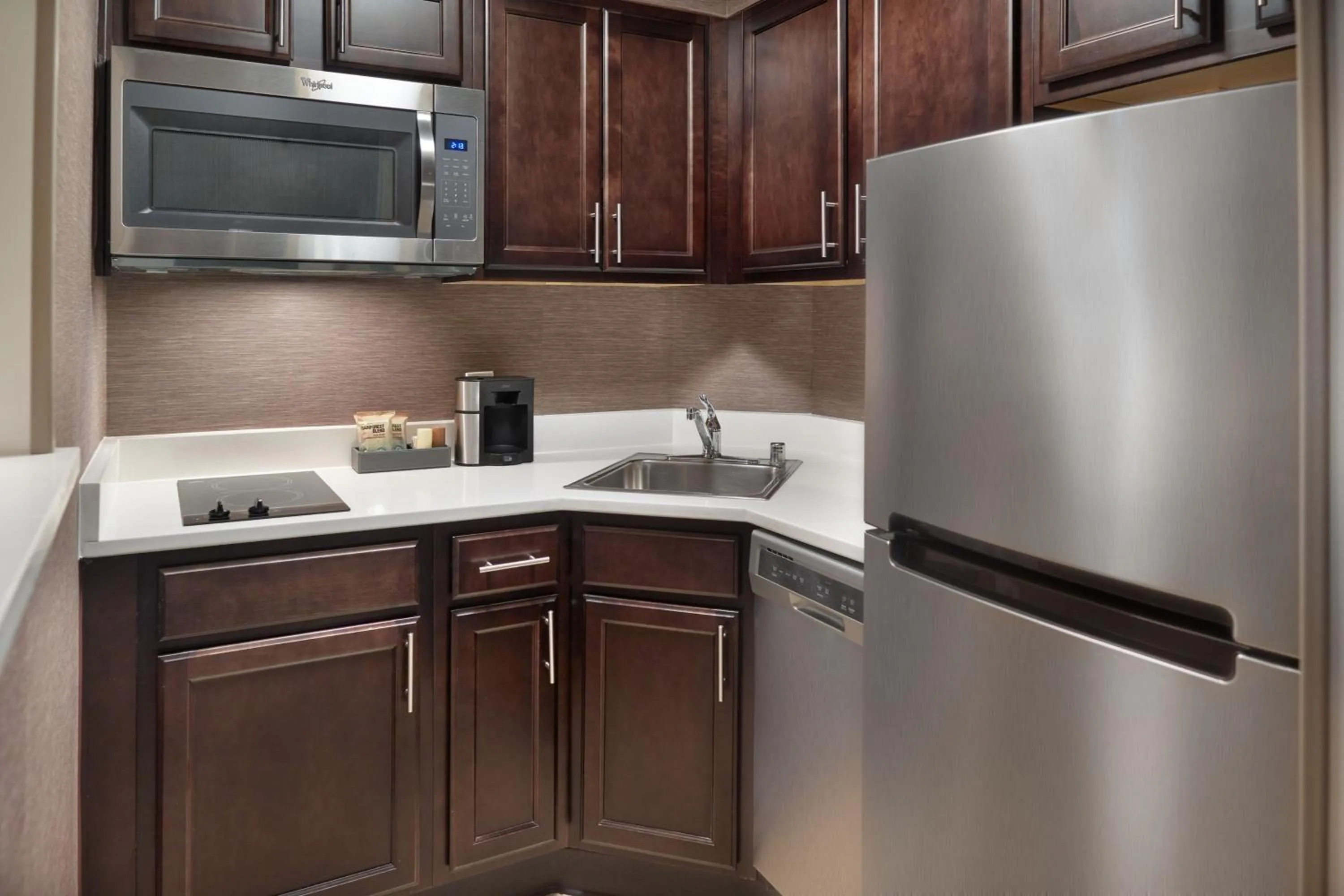 Bedroom in Residence Inn Bethesda Downtown