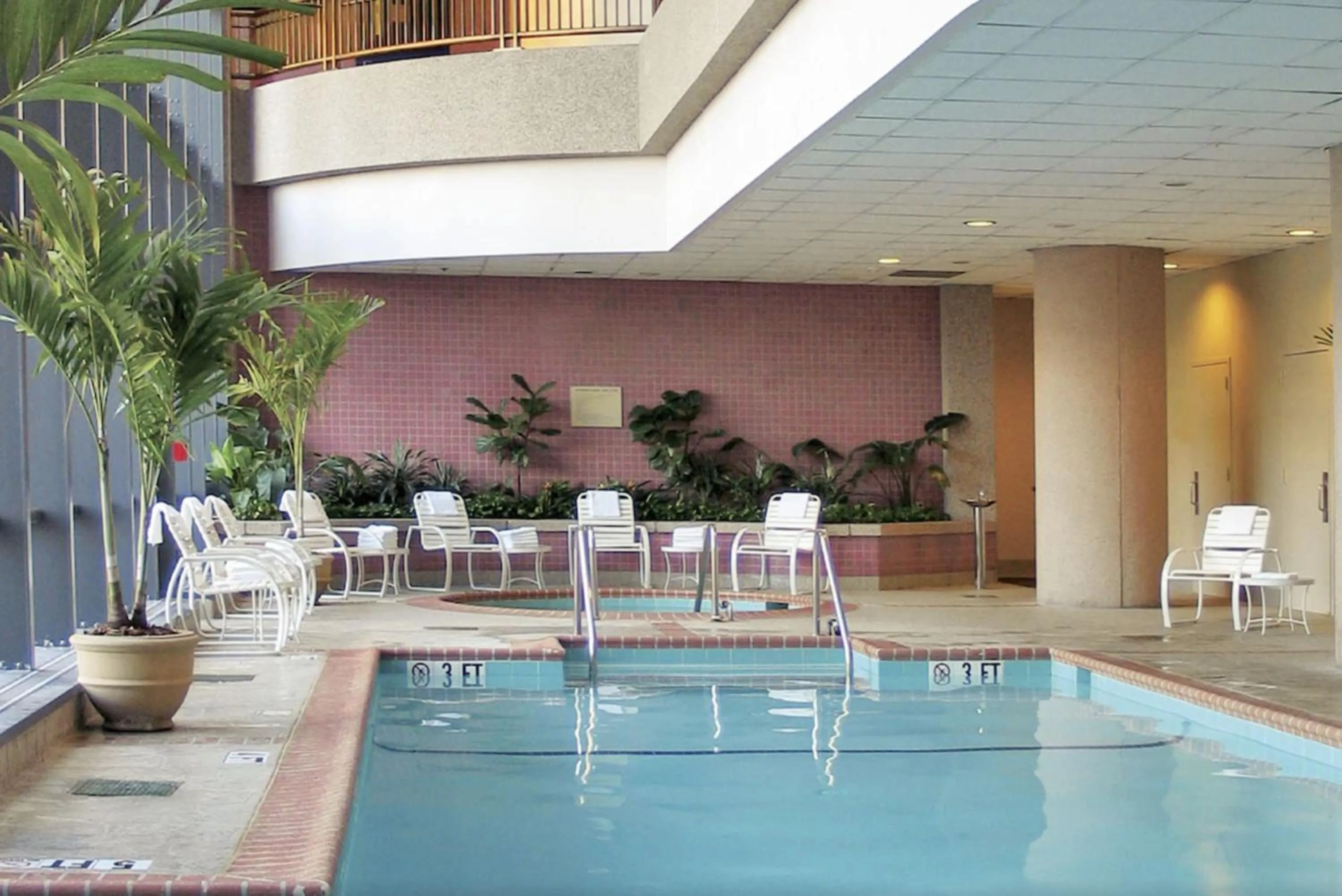 Swimming pool in Embassy Suites by Hilton Bethesda Washington DC
