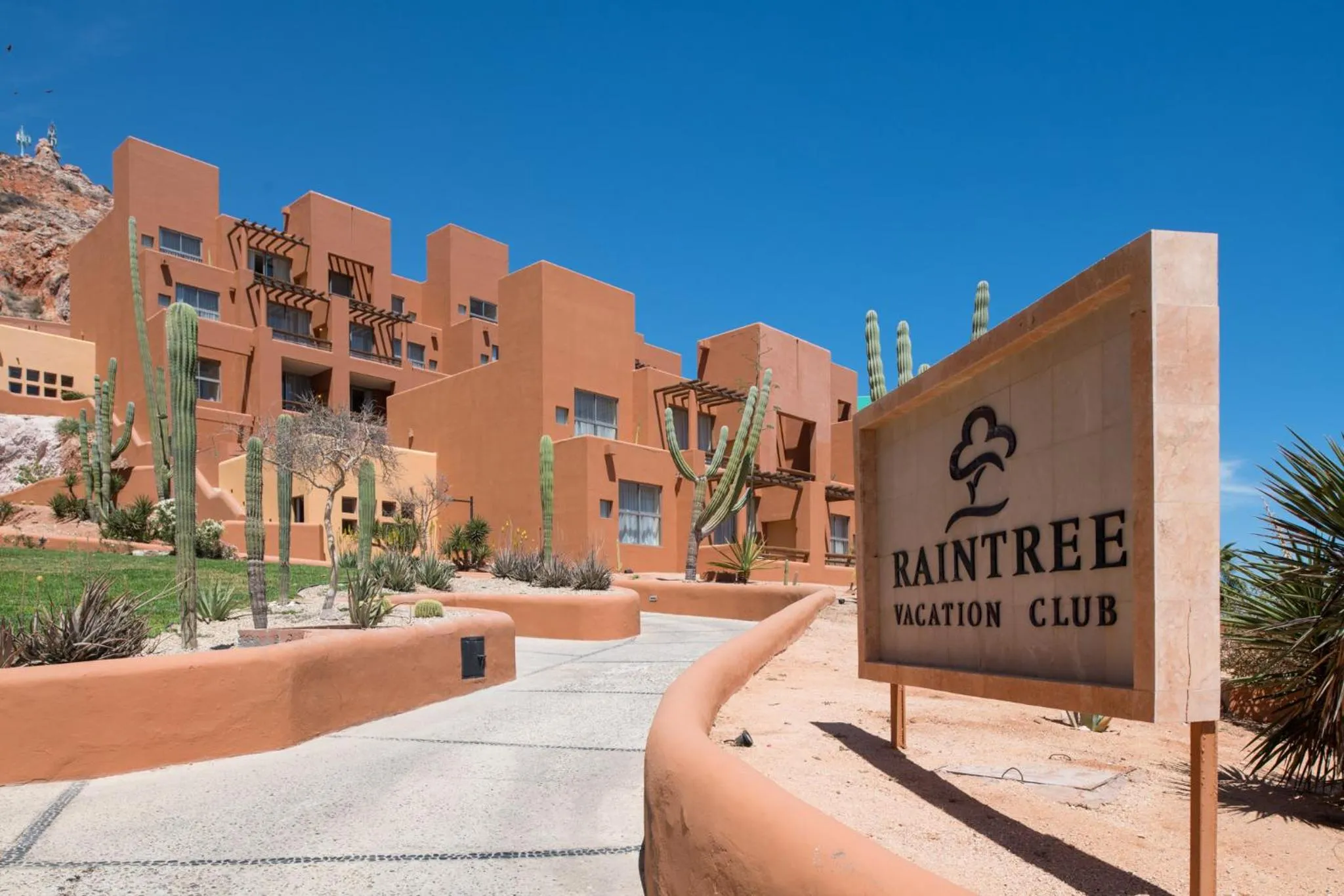 Property building in Club Regina Los Cabos