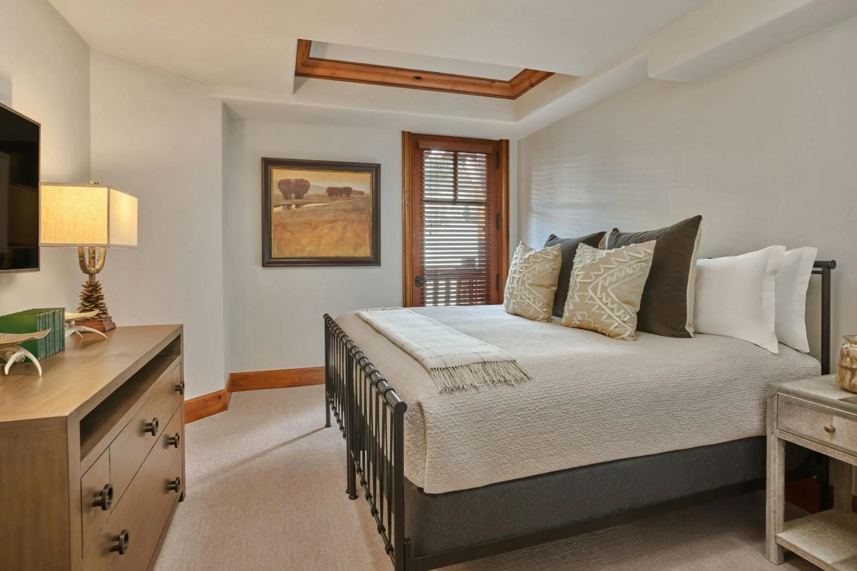 Bedroom, Bed in The Ritz-Carlton, Bachelor Gulch