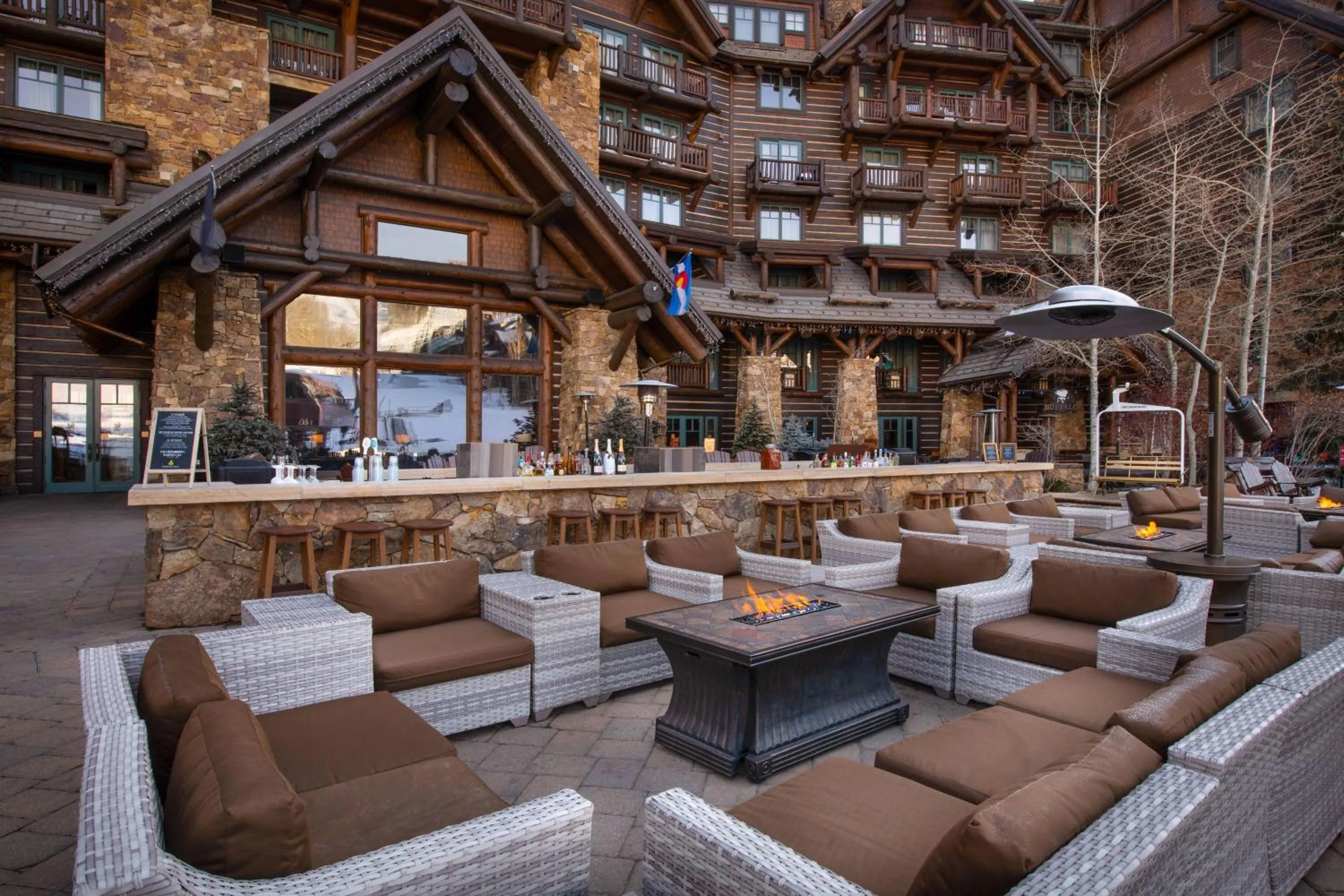 Lounge or bar in The Ritz-Carlton, Bachelor Gulch