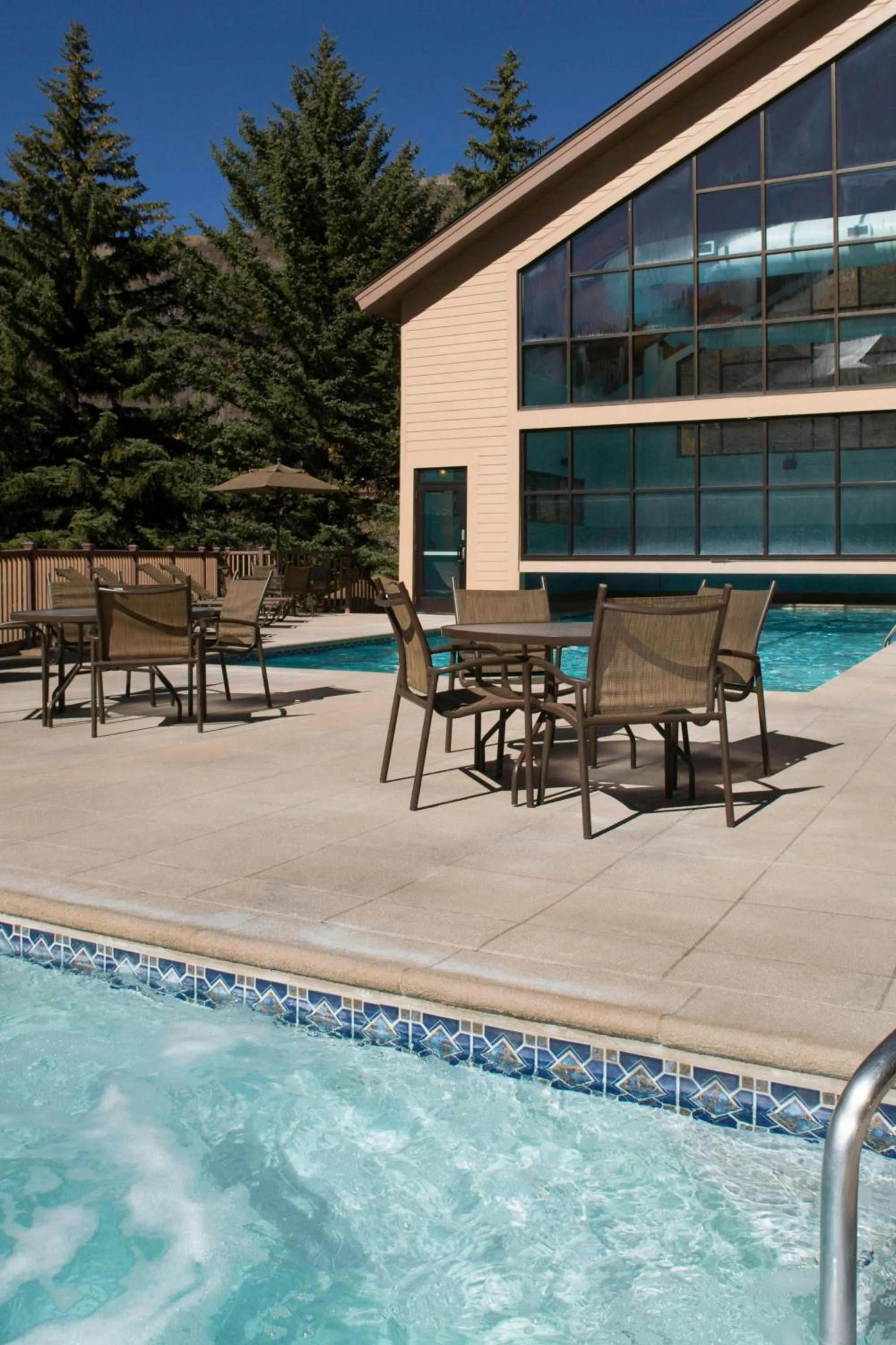 Swimming pool in Marriott's StreamSide Evergreen at Vail