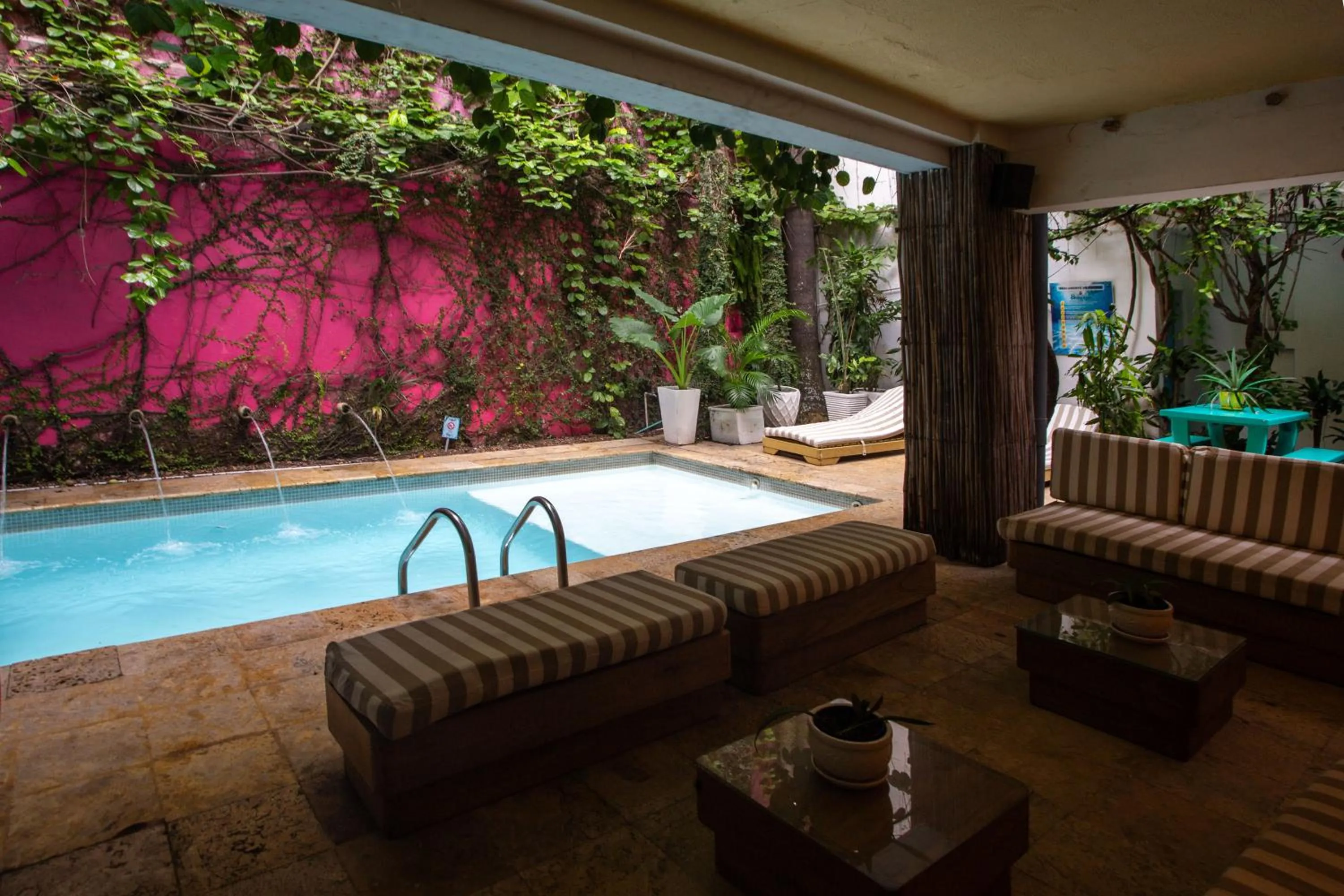 Swimming pool in Hotel Barahona Cartagena