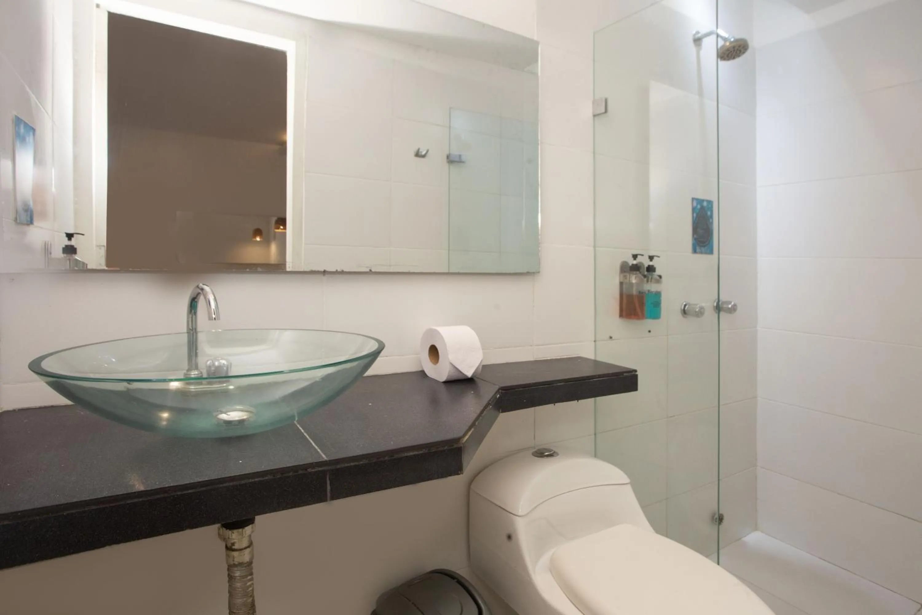 Shower in Hotel Barahona Cartagena