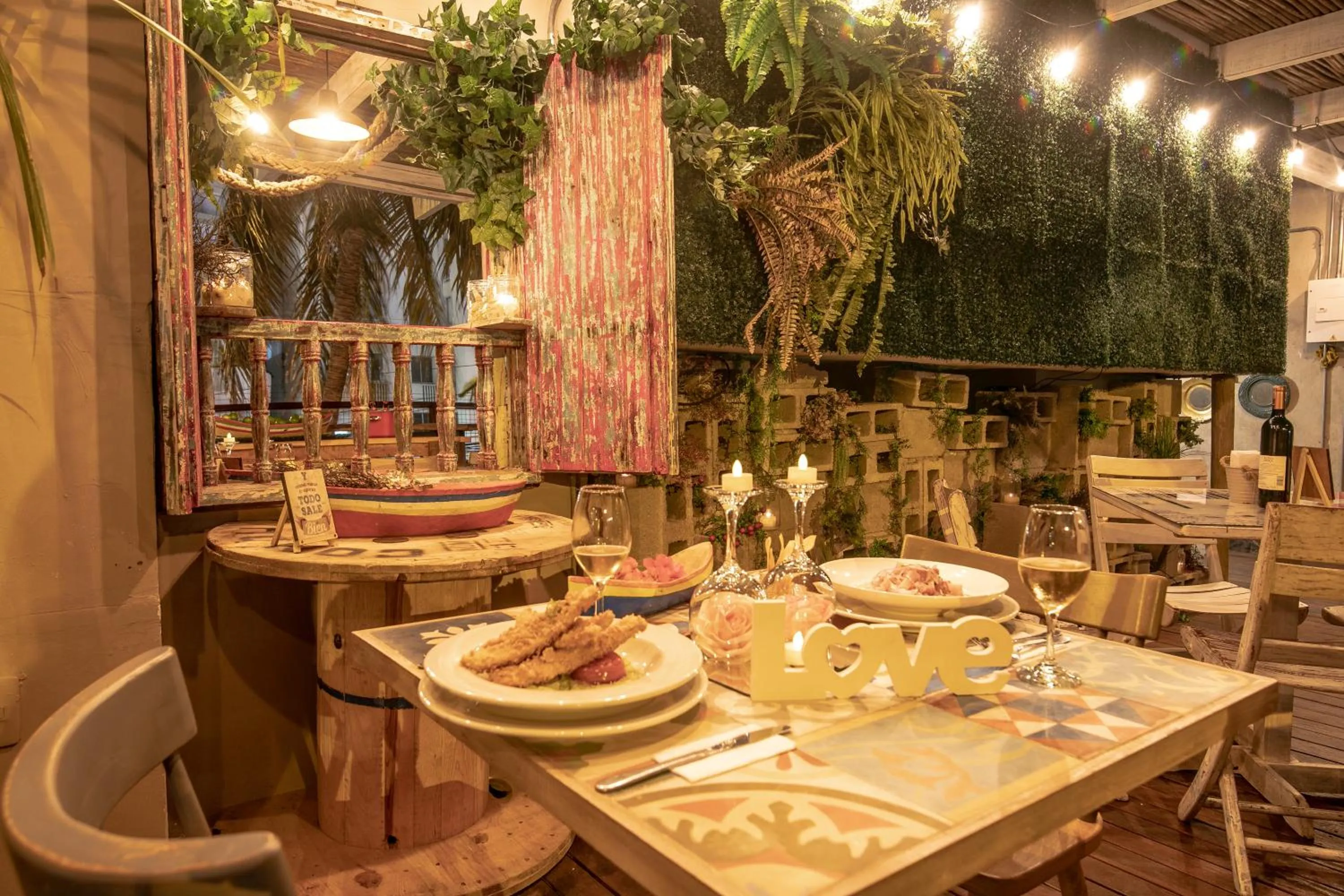 Restaurant/places to eat in Hotel Barahona Cartagena