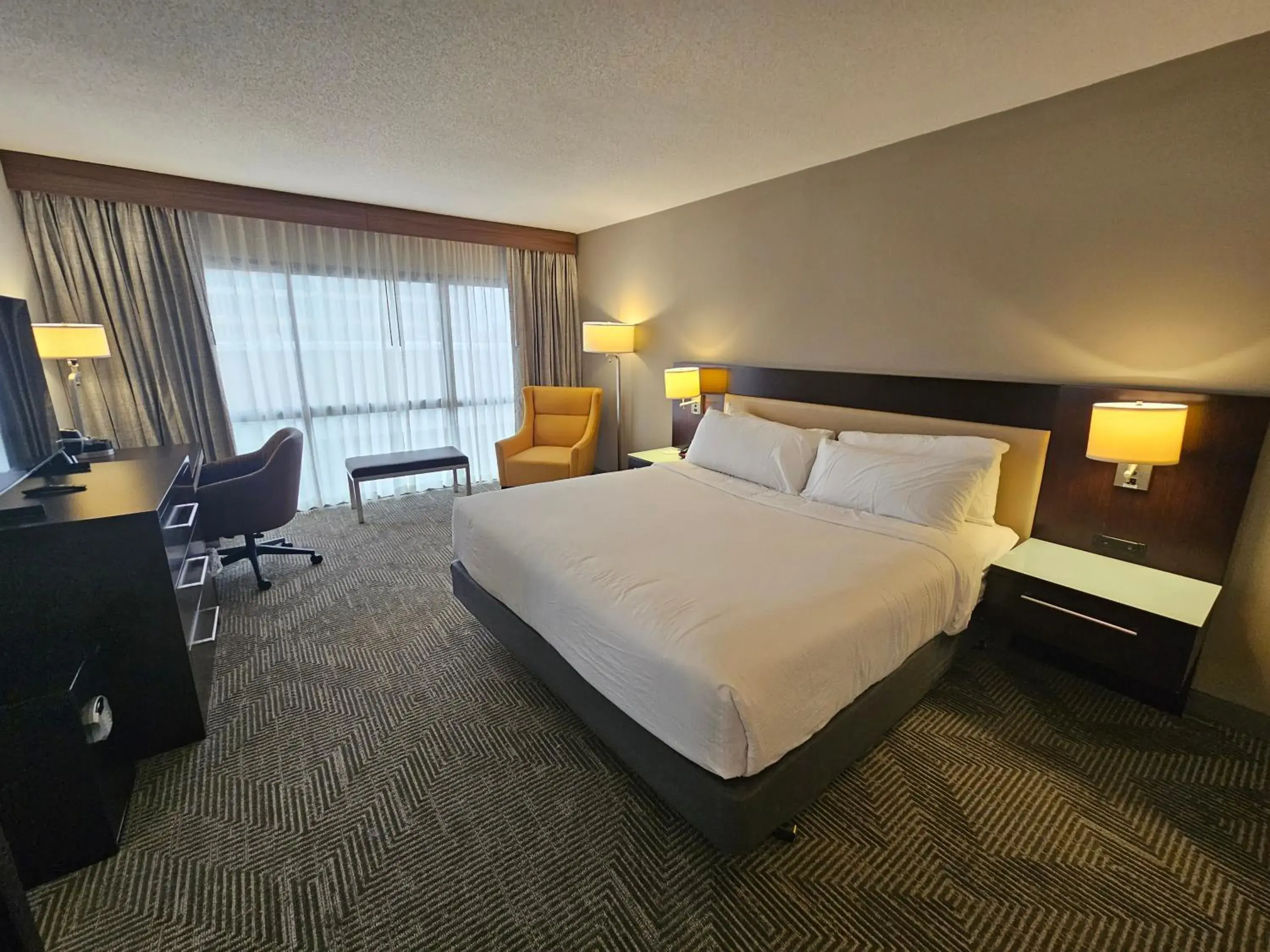 Executive King Suite - Non-Smoking in Wyndham Rochester Downtown Executive King Suite - Non-Smoking in Wyndham Rochester Downtown