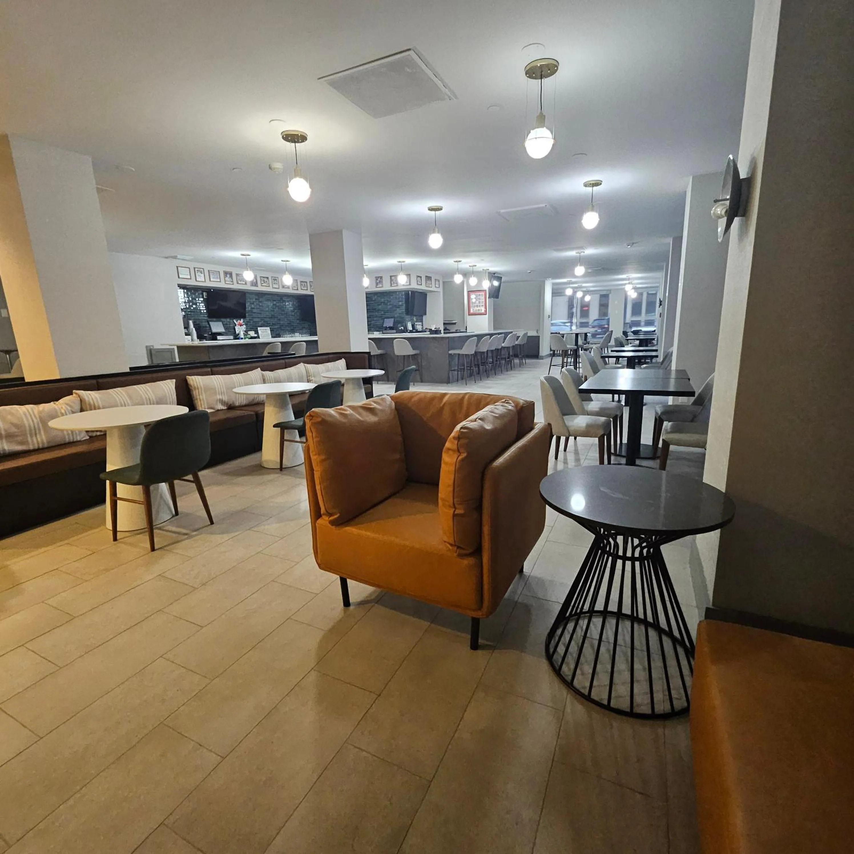 Restaurant/places to eat in Wyndham Rochester Downtown