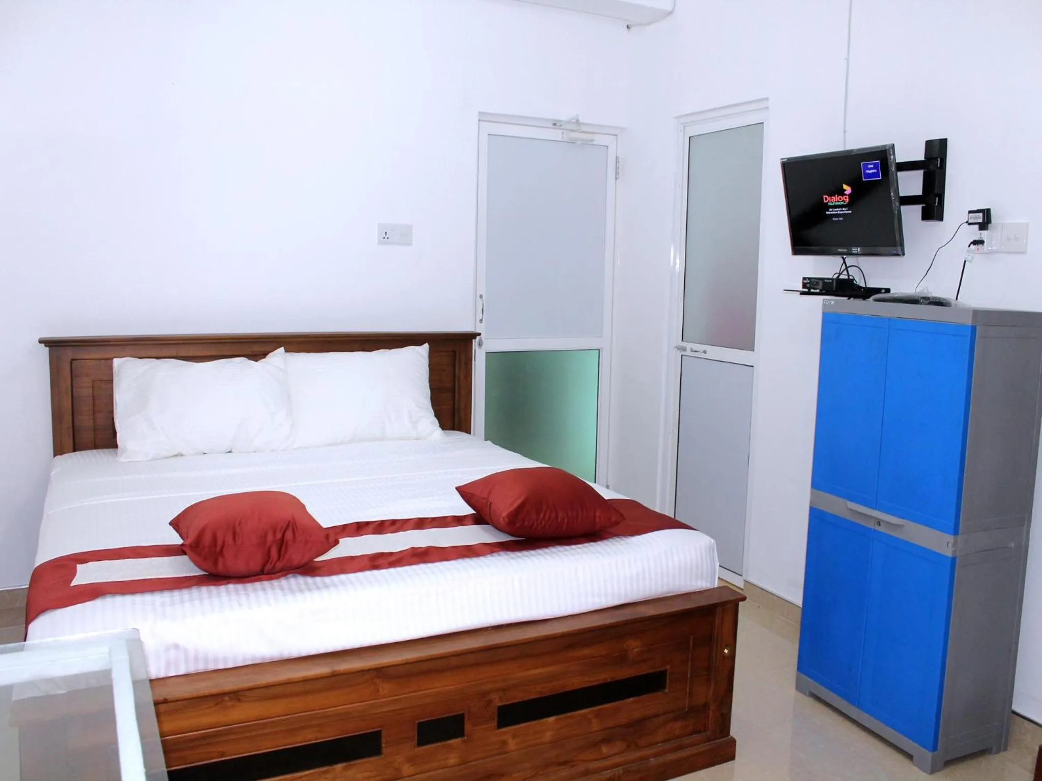 TV and multimedia, Bed in Elliot Nature Resort