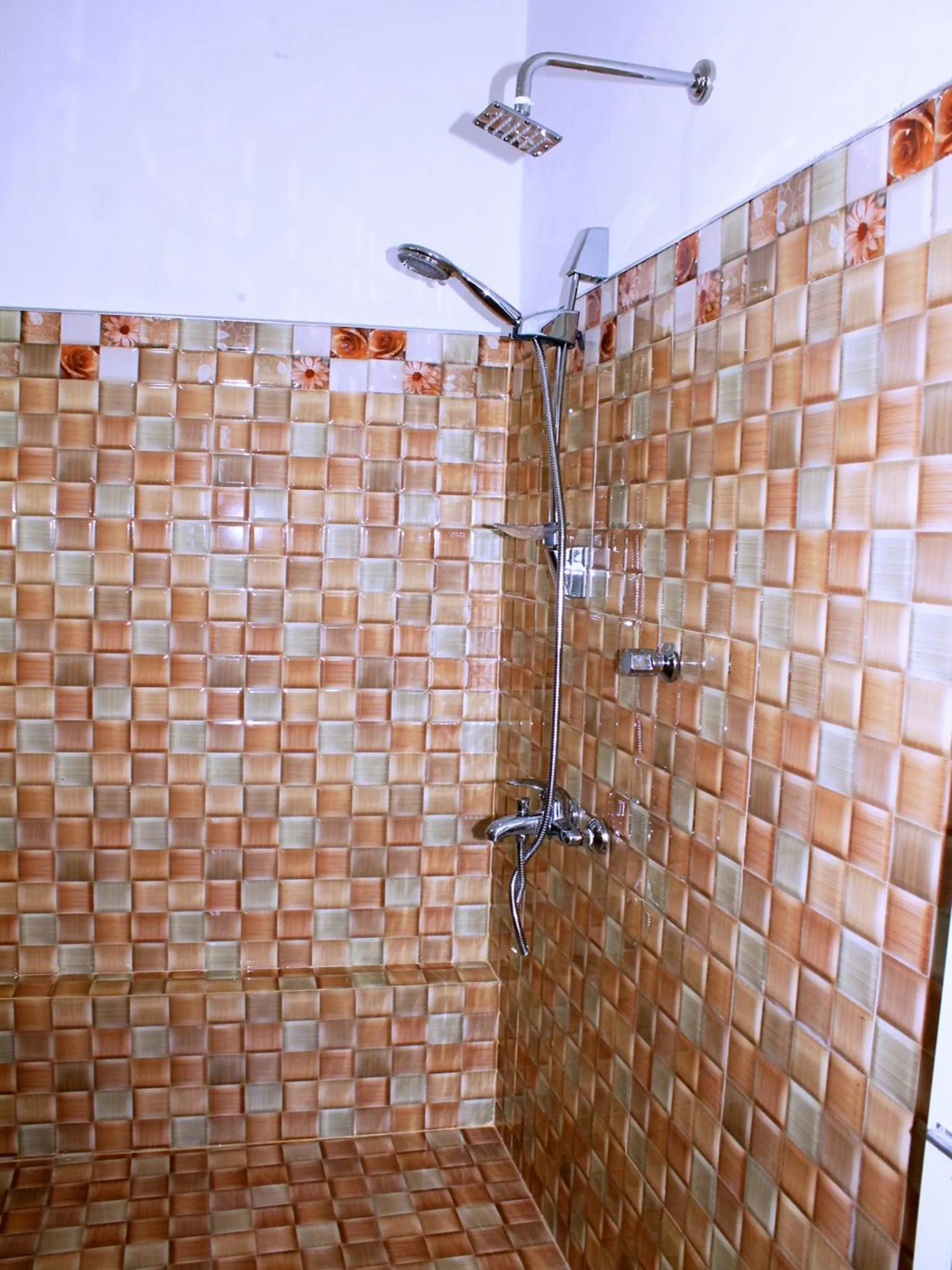 Shower in Elliot Nature Resort