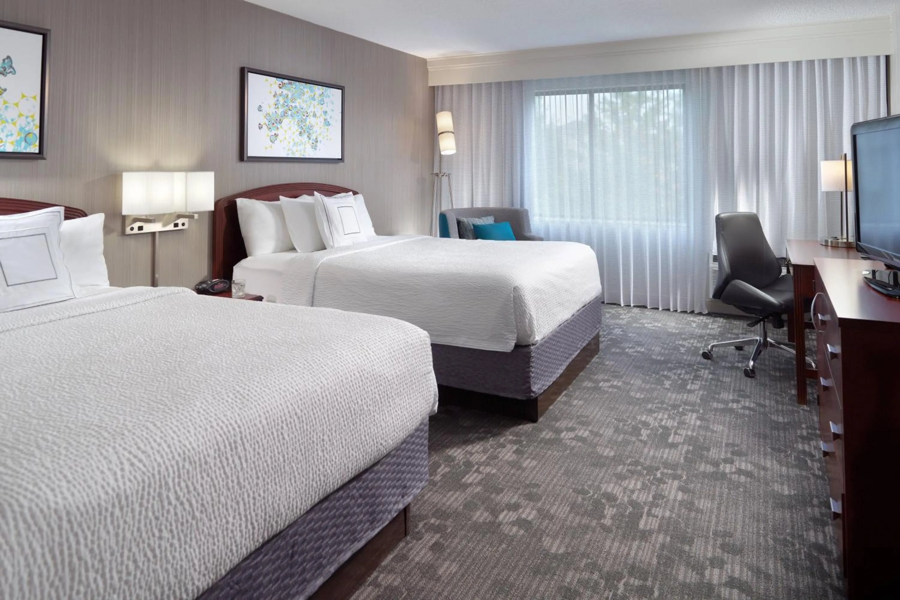 Photo of the whole room, Bed in Courtyard by Marriott Atlanta Alpharetta