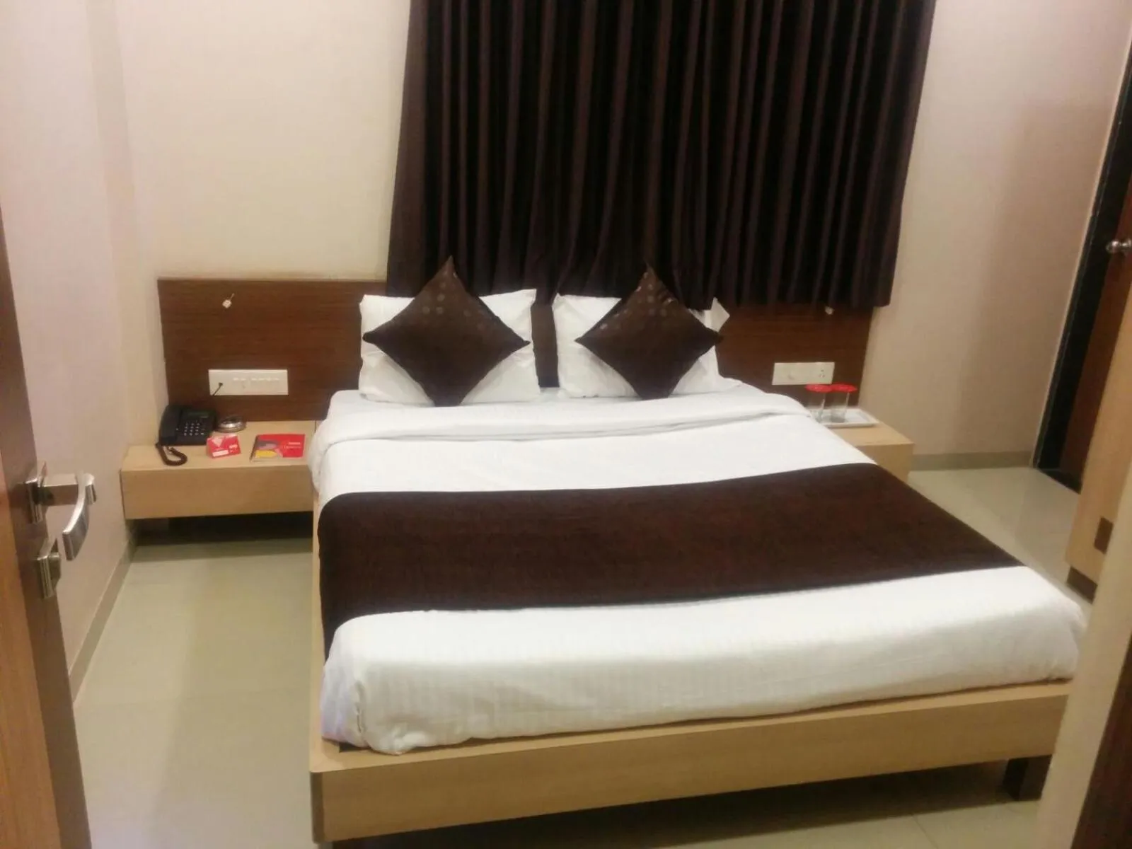 Bed in Hotel Midtown Inn