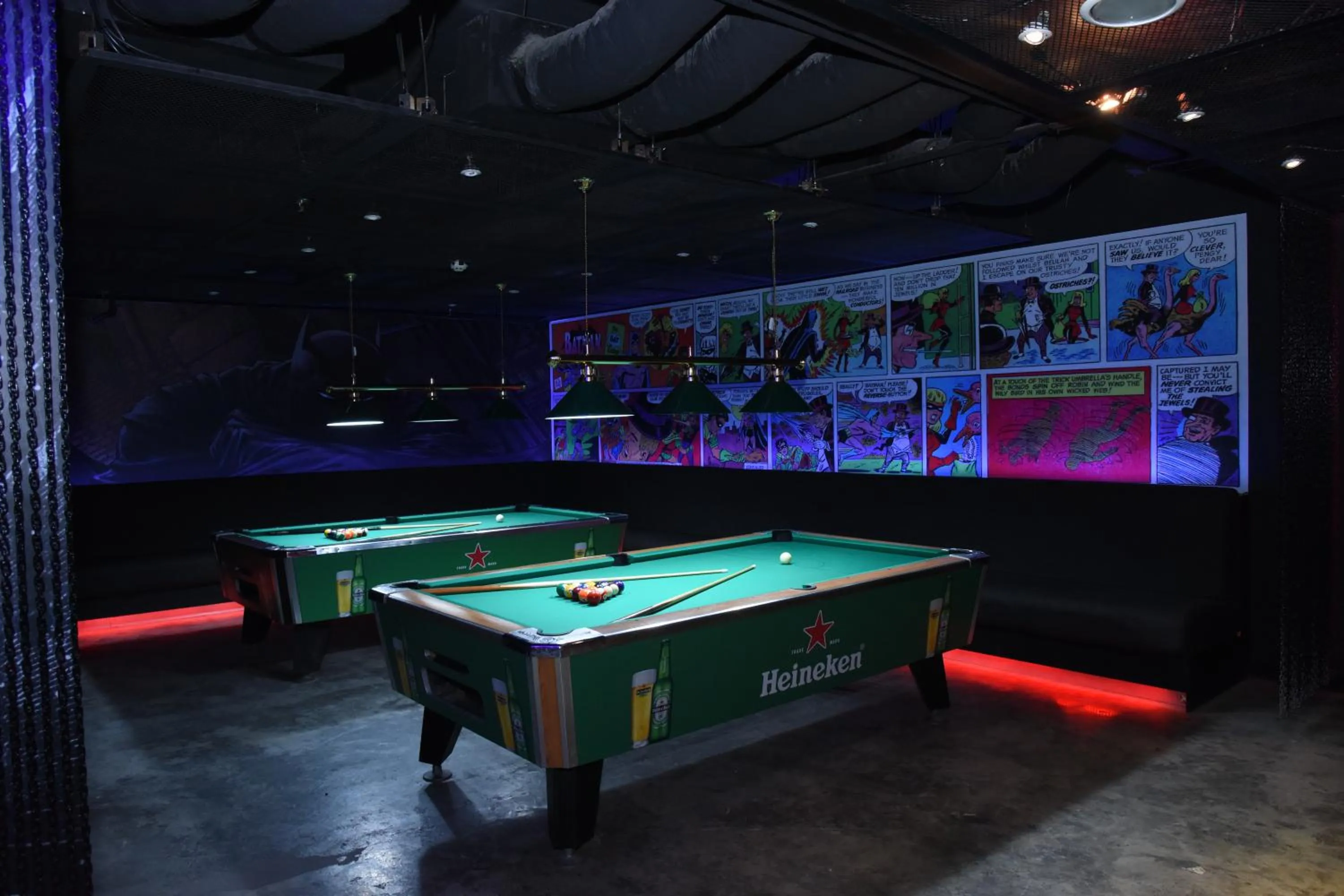 Billiard in Monroe Hotel & Suites