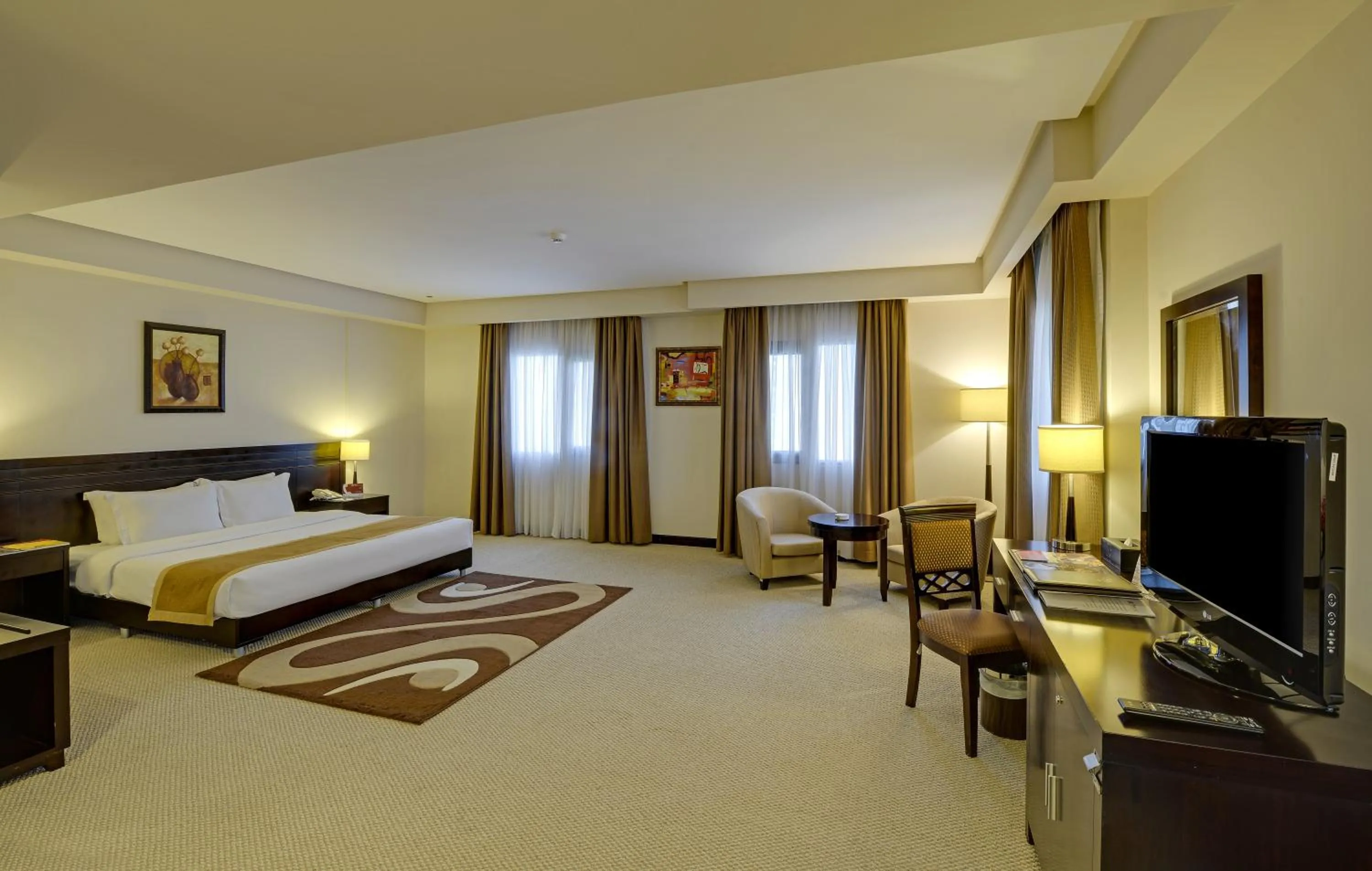 Bedroom, Bed in Monroe Hotel & Suites