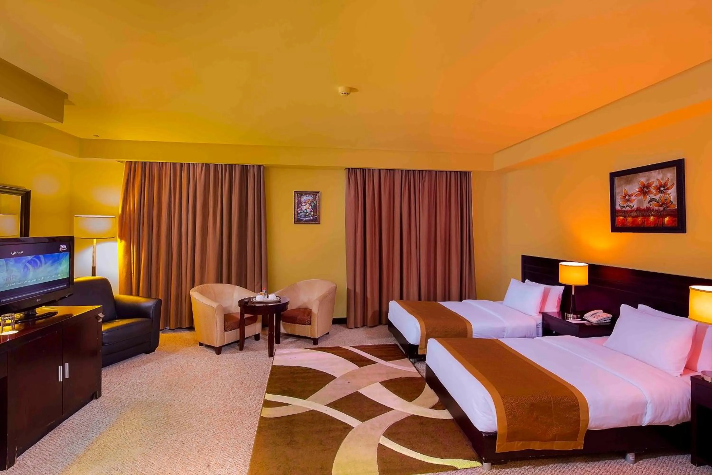 Bedroom, Bed in Monroe Hotel & Suites