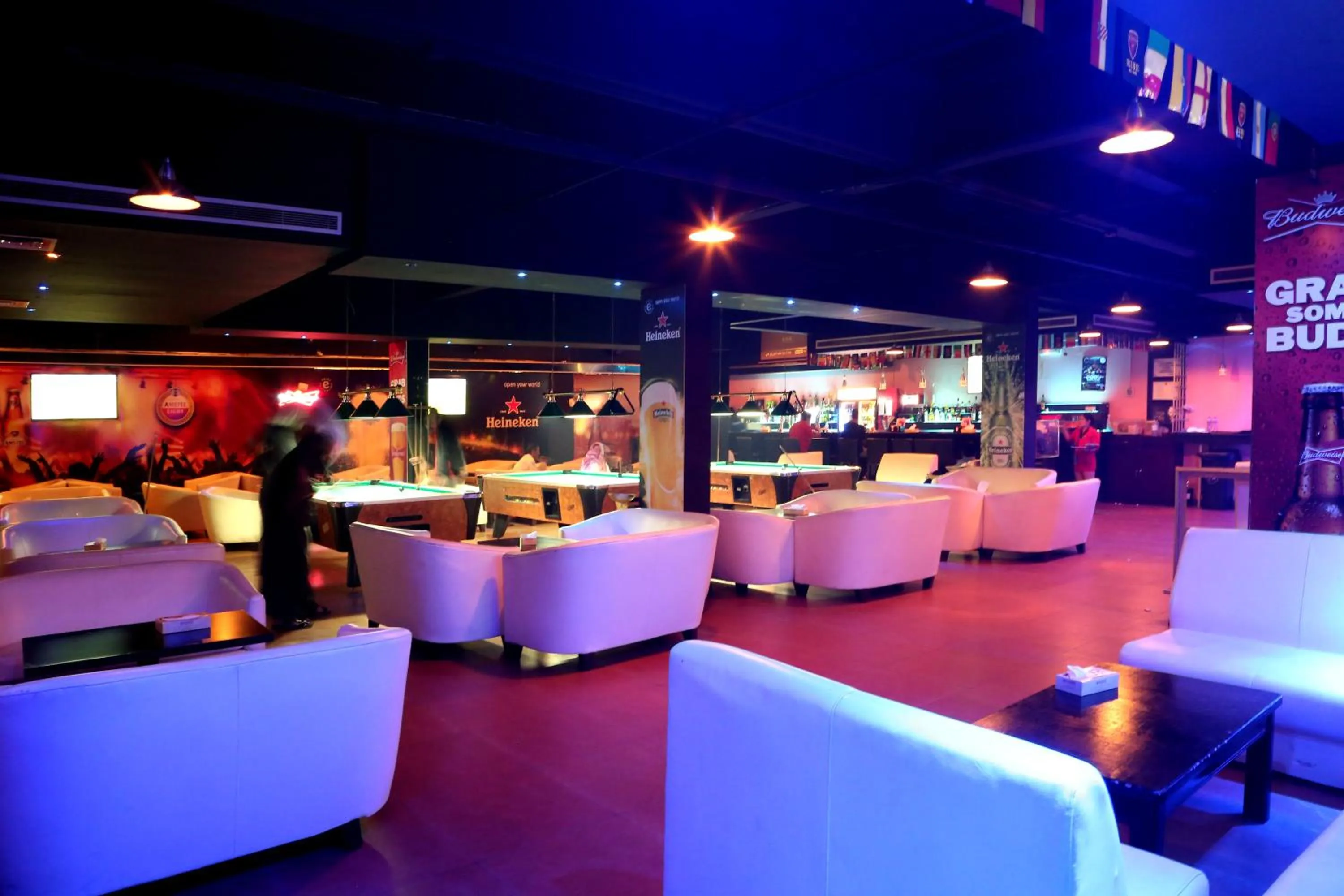 Lounge or bar in Monroe Hotel & Suites